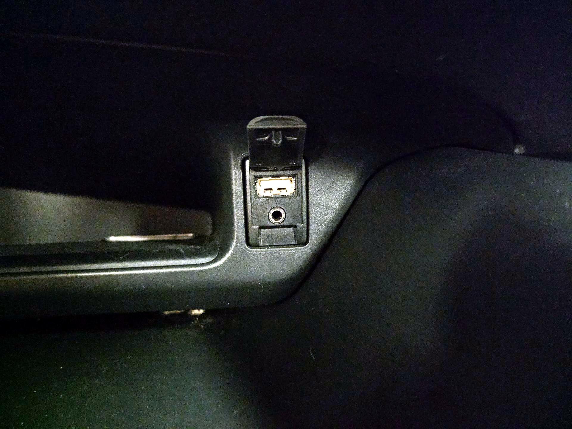 Thumbnail: 2018 Toyota C-HR - 18