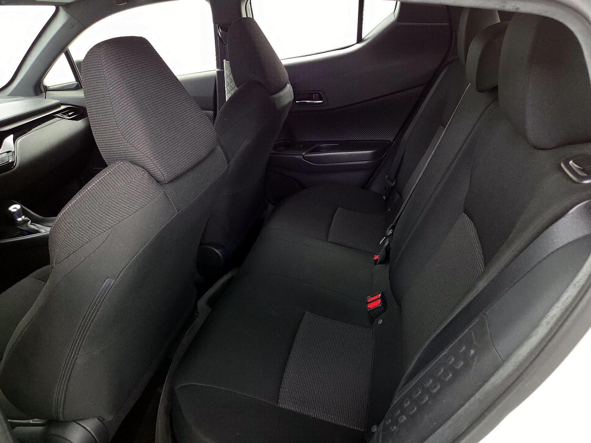 Thumbnail: 2018 Toyota C-HR - 19