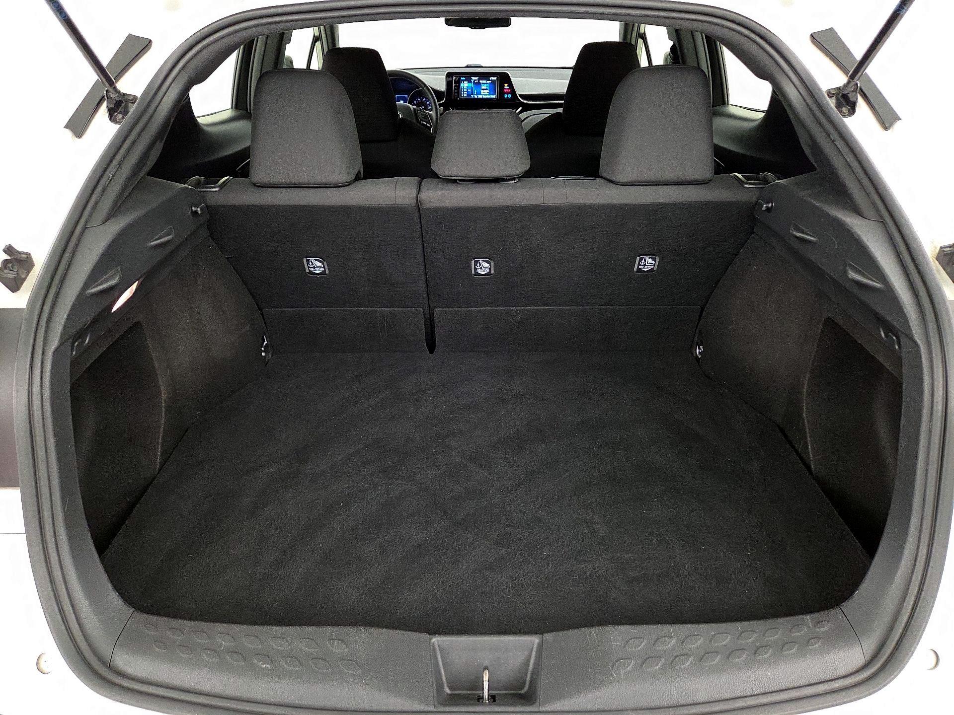 Thumbnail: 2018 Toyota C-HR - 20