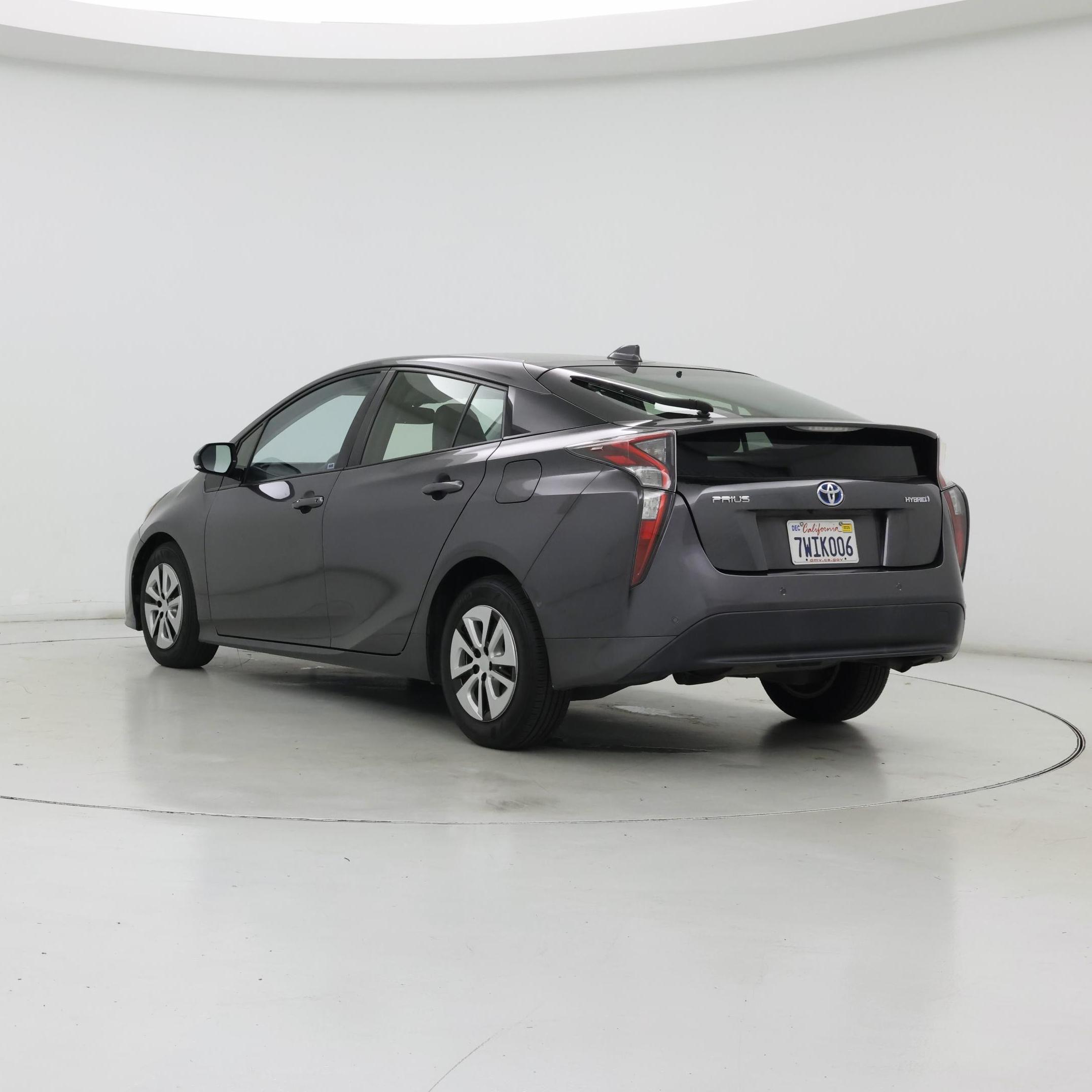 Thumbnail: 2016 Toyota Prius - 2