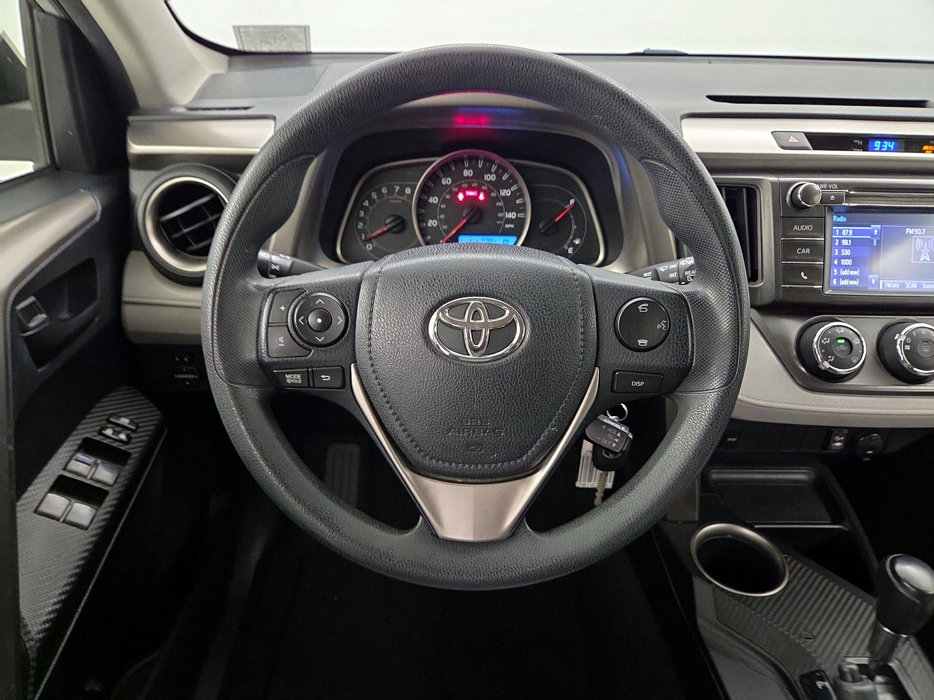 Thumbnail: 2015 Toyota RAV4 - 10