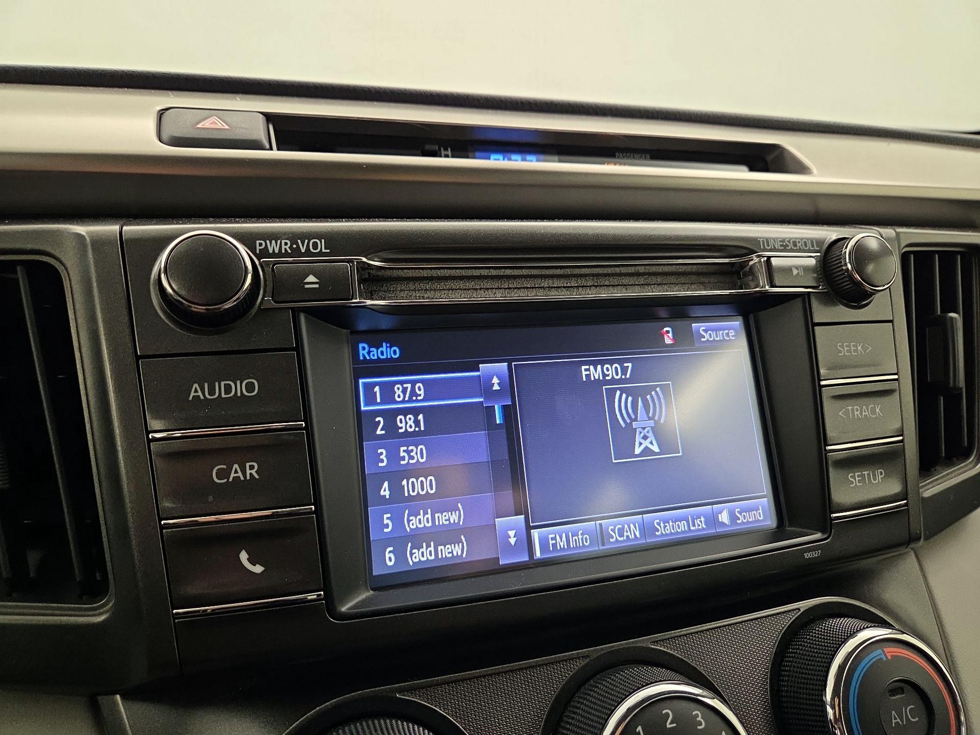 Thumbnail: 2015 Toyota RAV4 - 15