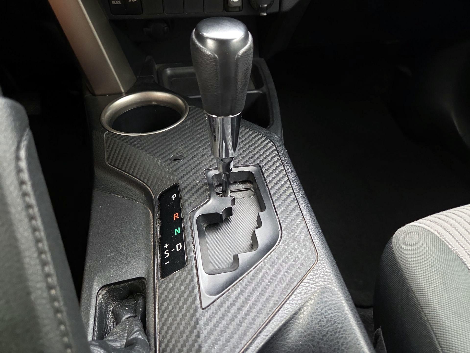 Thumbnail: 2015 Toyota RAV4 - 17