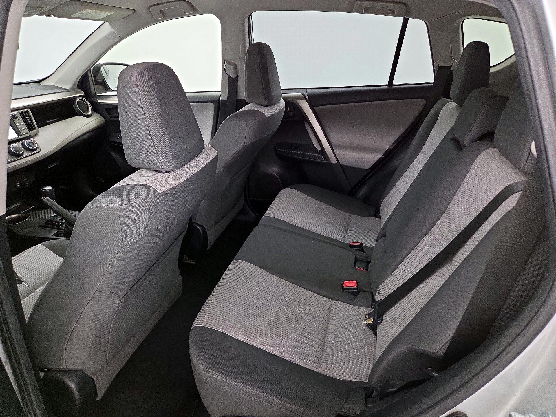 Thumbnail: 2015 Toyota RAV4 - 19