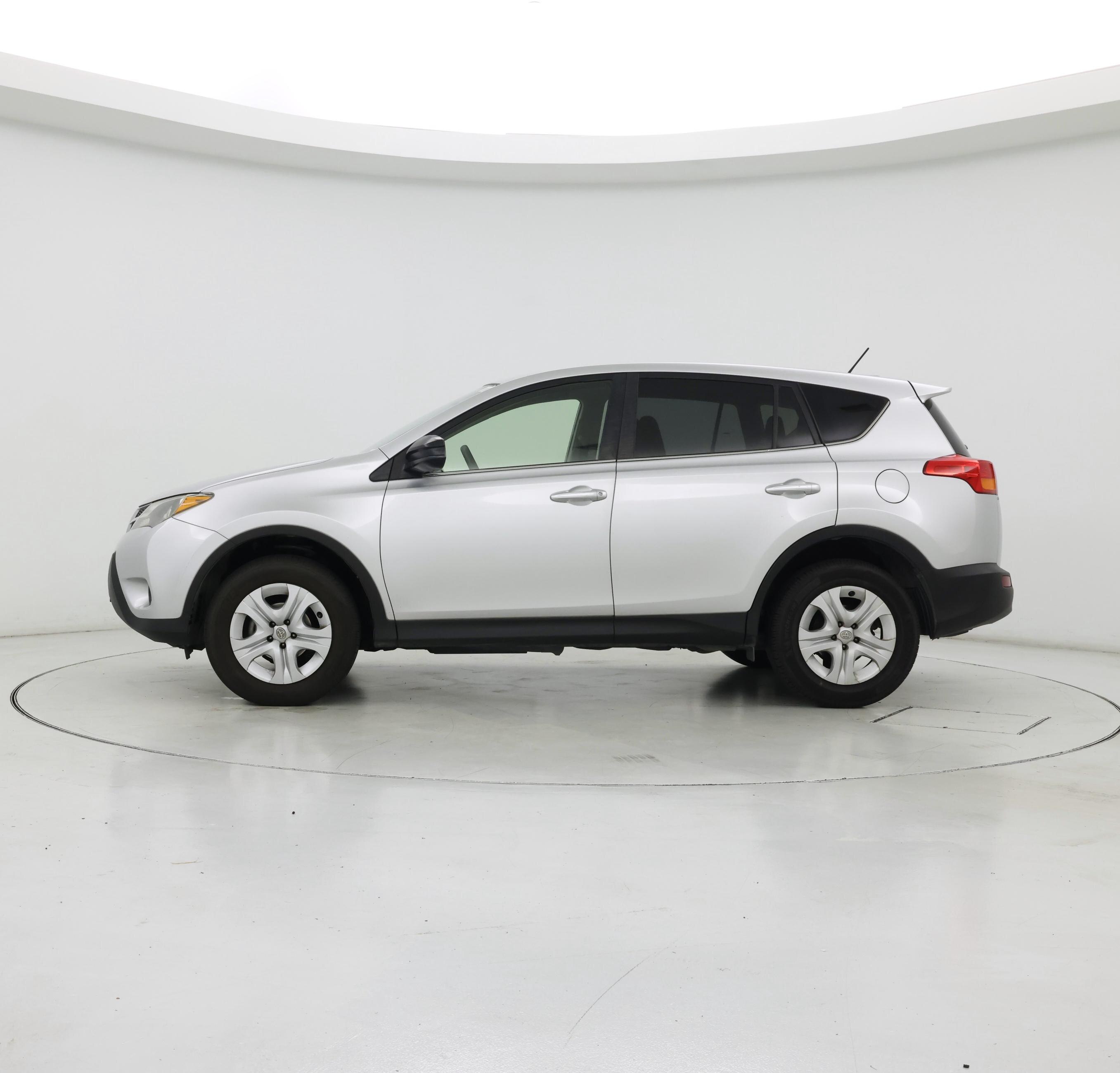 Thumbnail: 2015 Toyota RAV4 - 3