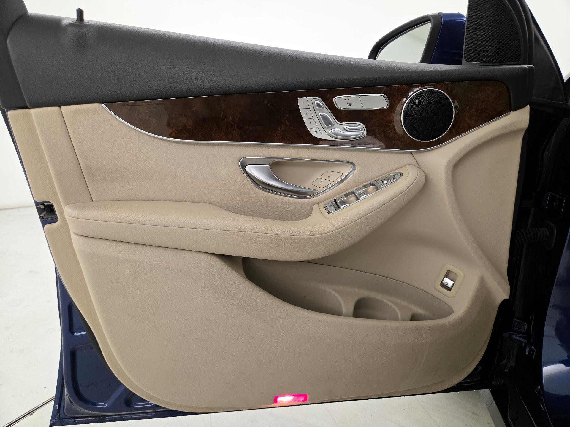 Thumbnail: 2019 Mercedes-Benz GLC - 12