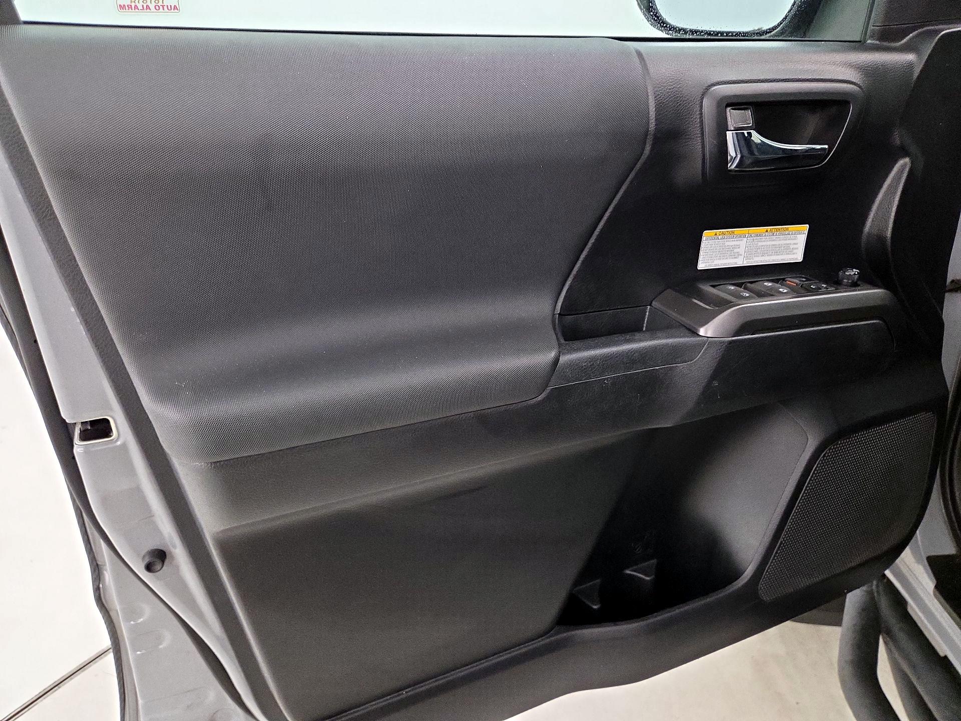 Thumbnail: 2020 Toyota Tacoma - 12