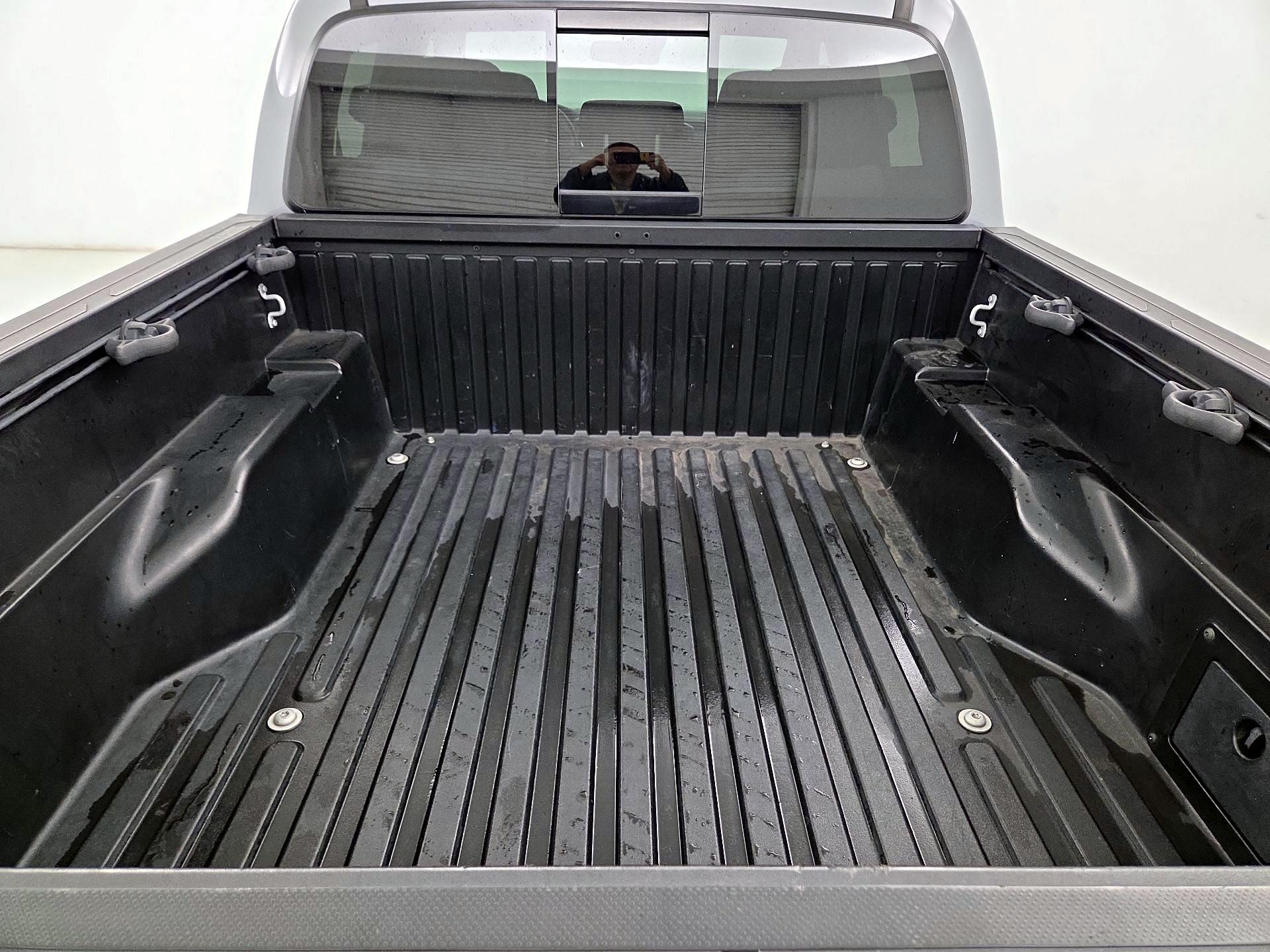 Thumbnail: 2020 Toyota Tacoma - 20