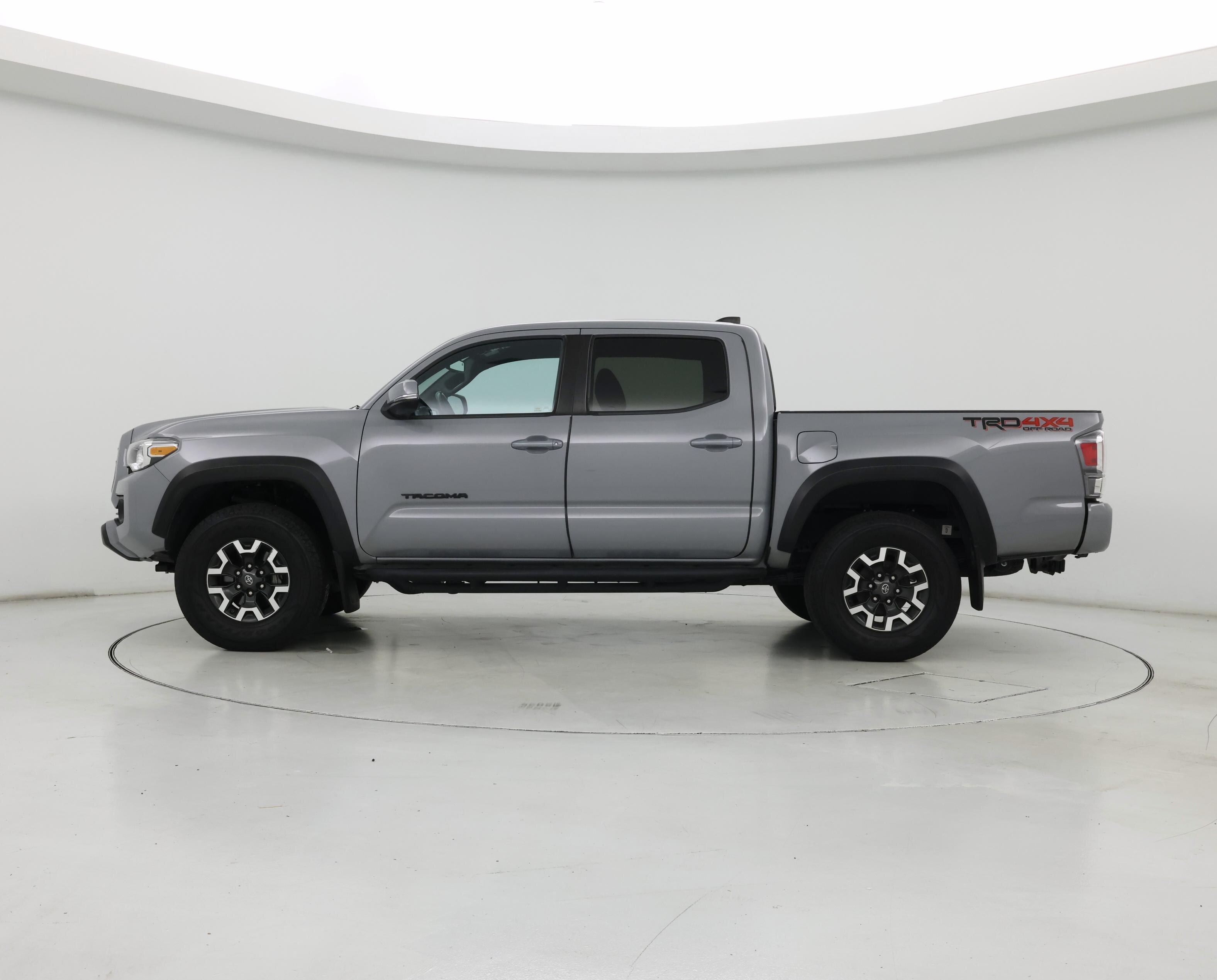 Thumbnail: 2020 Toyota Tacoma - 3