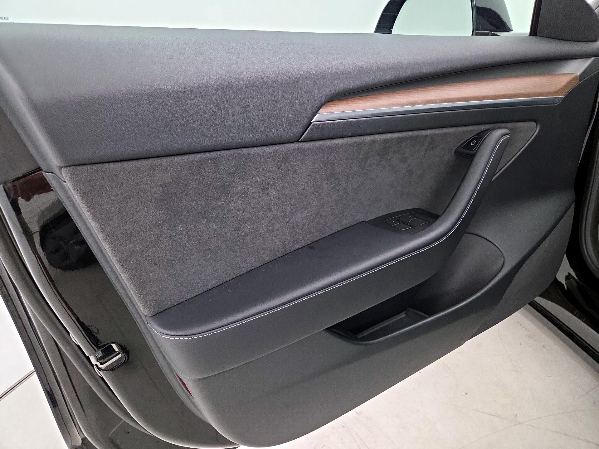 Thumbnail: 2023 Tesla Model 3 - 12