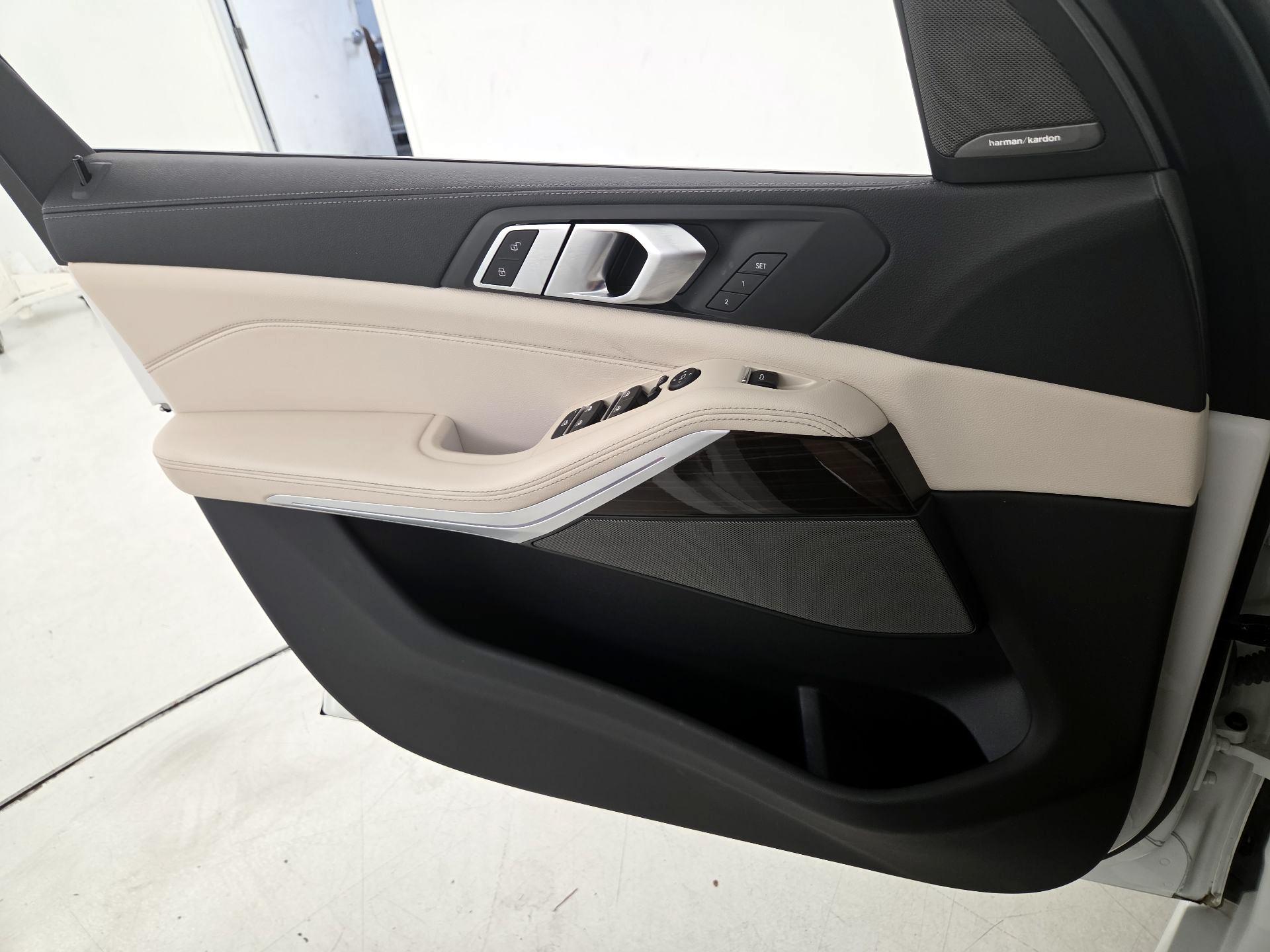 Thumbnail: 2021 BMW X5 - 12