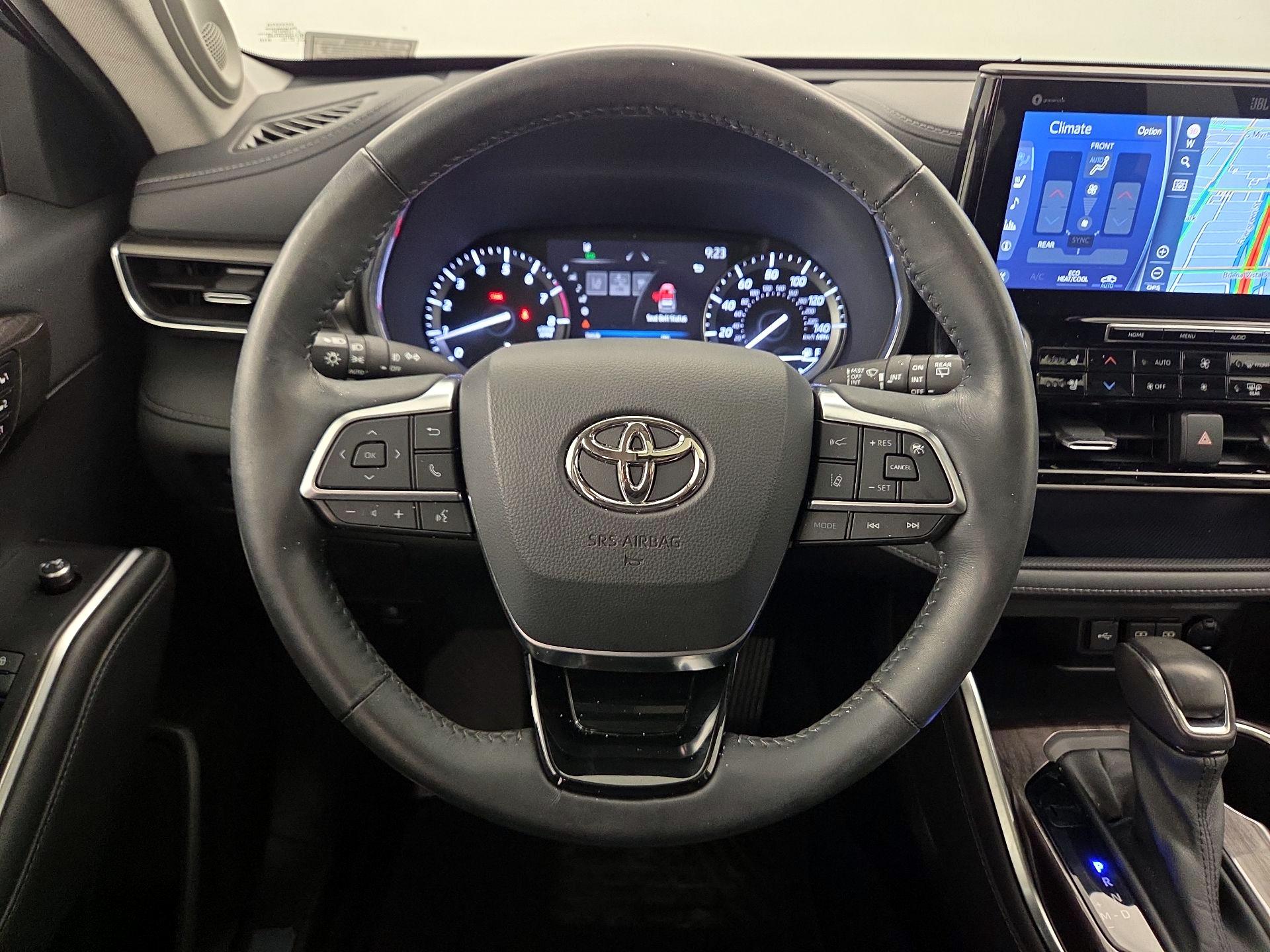 Thumbnail: 2021 Toyota Highlander - 10