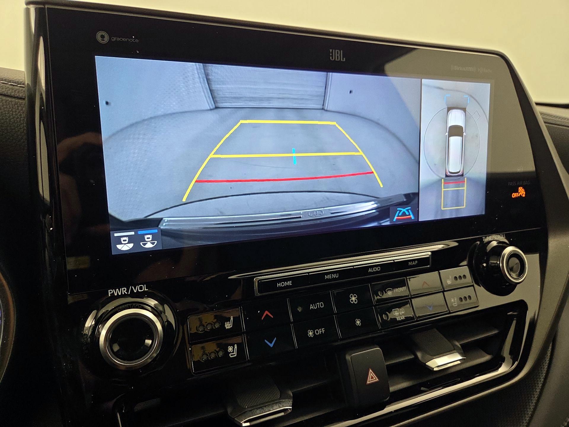 Thumbnail: 2021 Toyota Highlander - 15