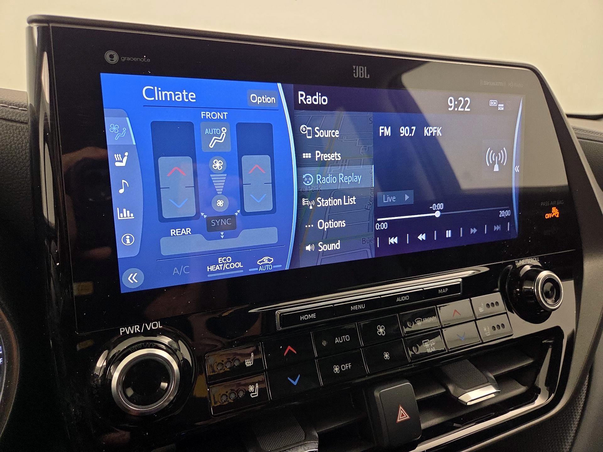 Thumbnail: 2021 Toyota Highlander - 16