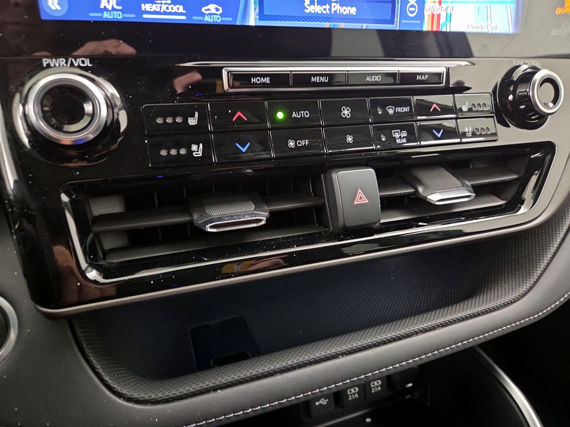 Thumbnail: 2021 Toyota Highlander - 17