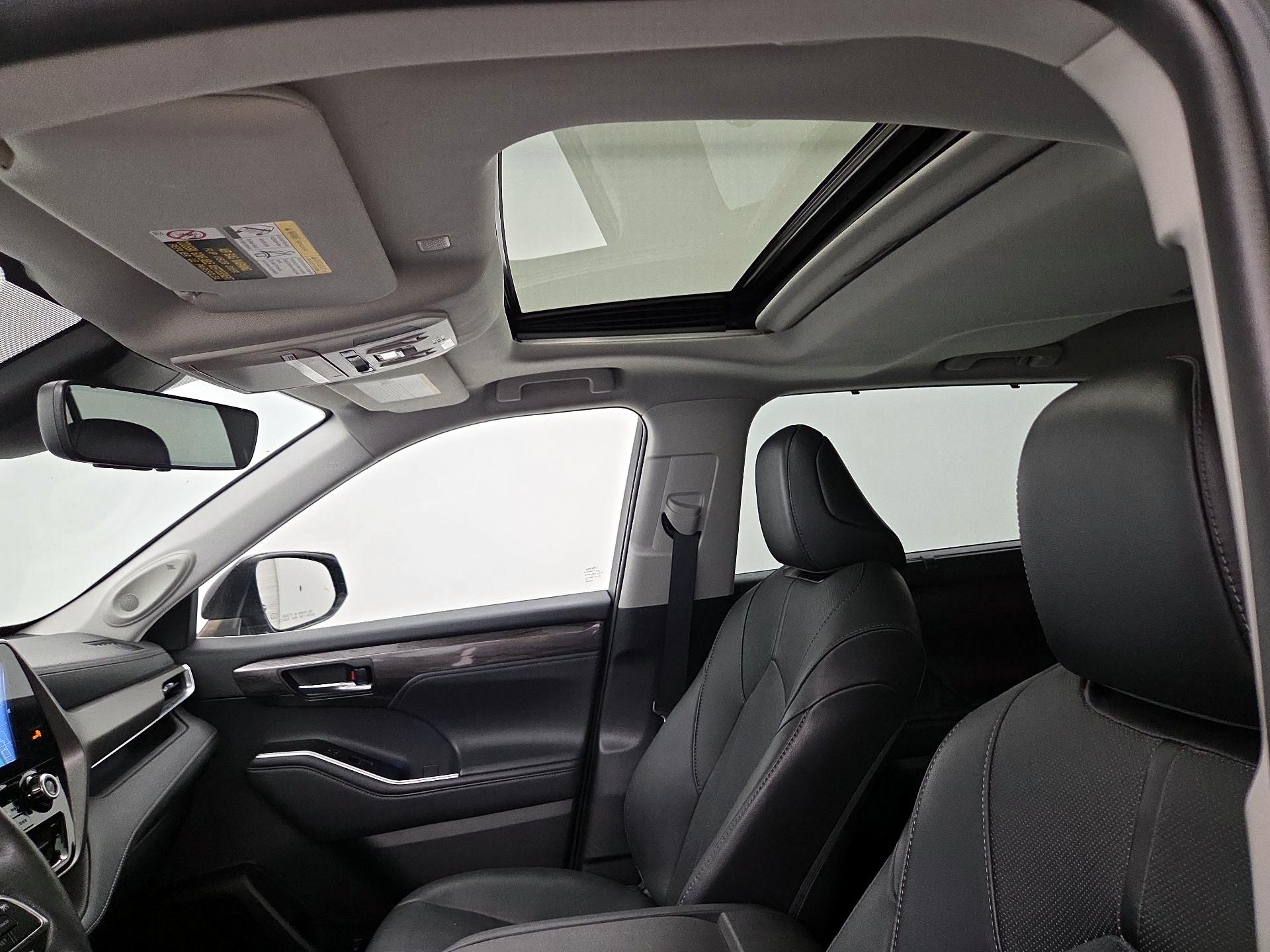 Thumbnail: 2021 Toyota Highlander - 20