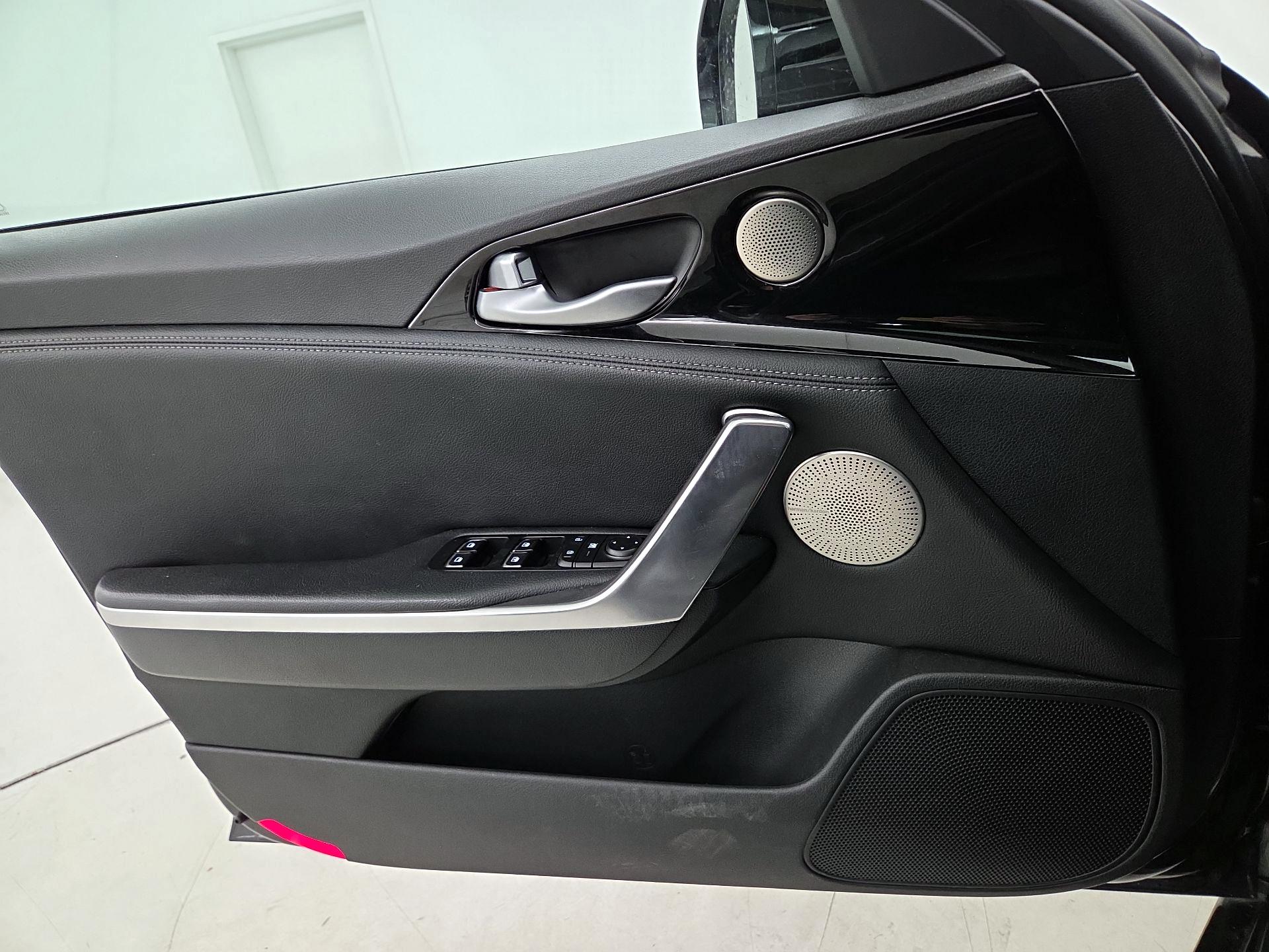 Thumbnail: 2022 Kia Stinger - 12