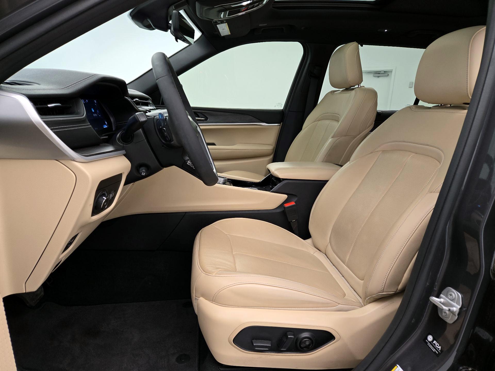 Thumbnail: 2022 Jeep Compass - 11