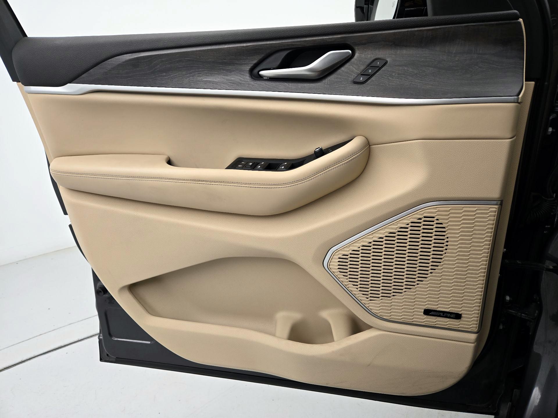 Thumbnail: 2022 Jeep Compass - 12