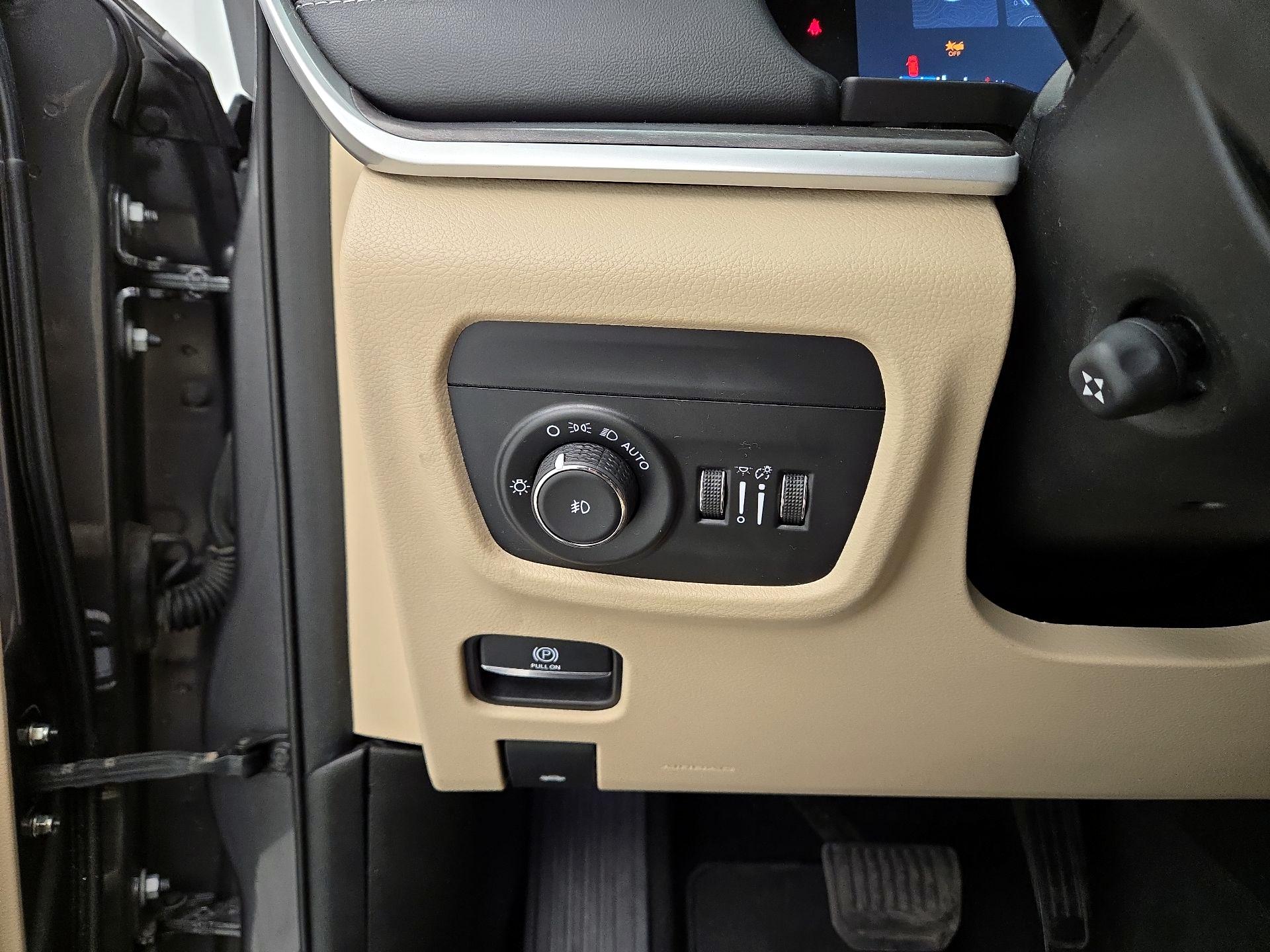 Thumbnail: 2022 Jeep Compass - 13