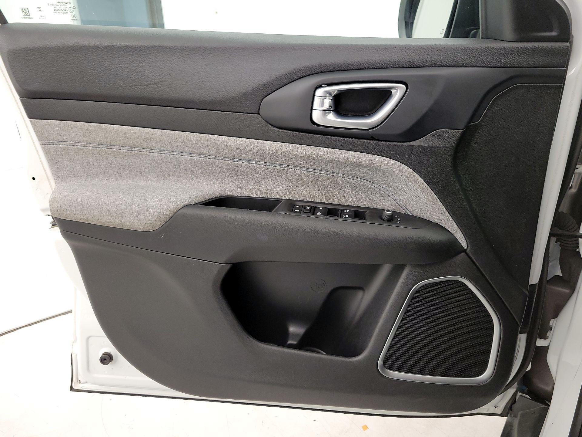 Thumbnail: 2023 Jeep Compass - 12