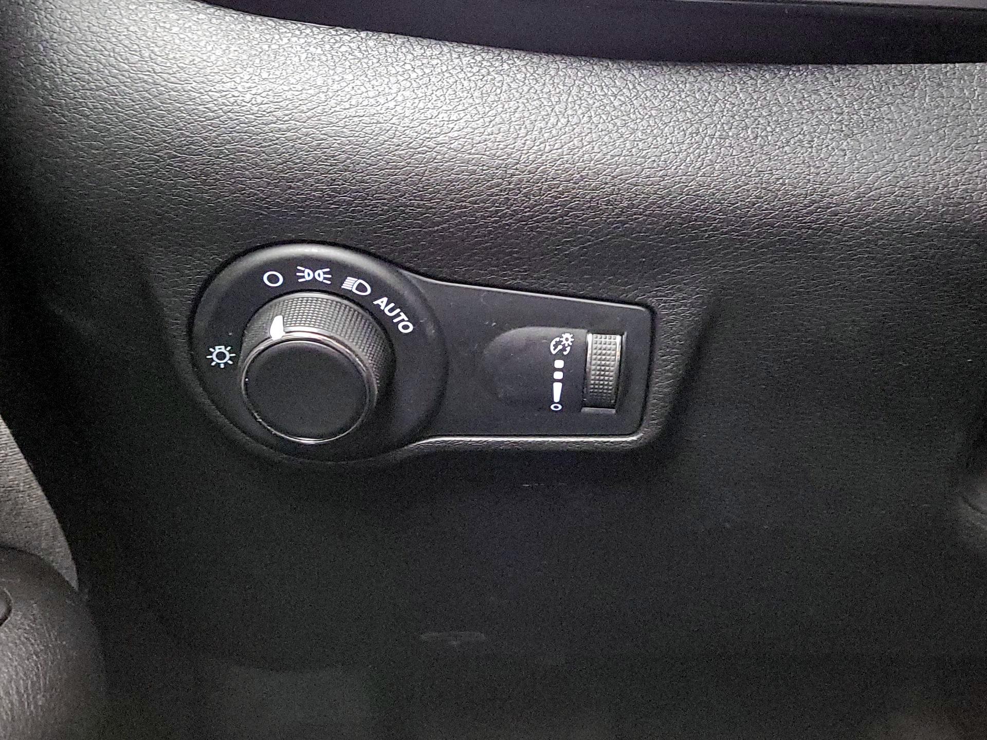 Thumbnail: 2023 Jeep Compass - 13