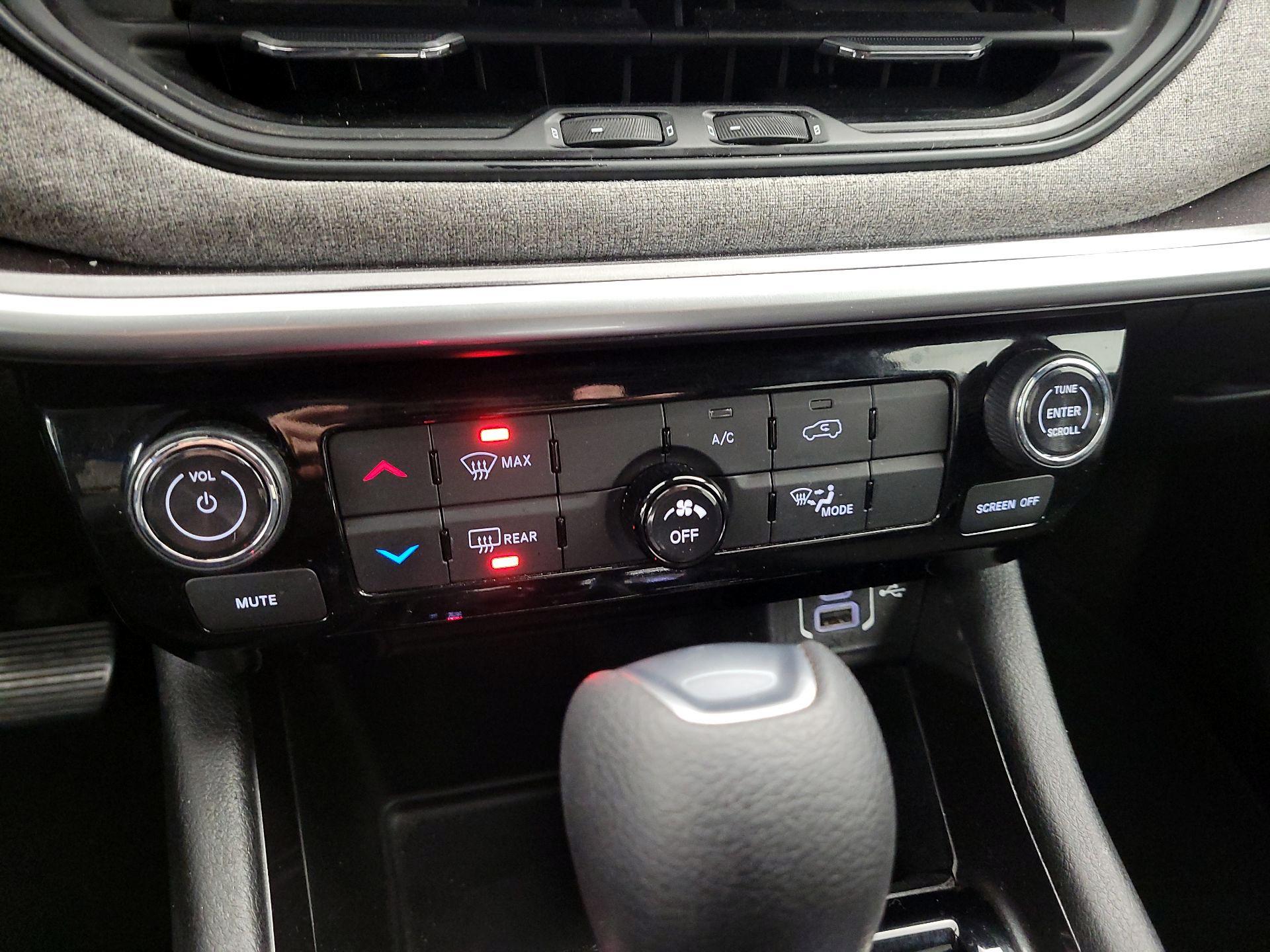 Thumbnail: 2023 Jeep Compass - 16