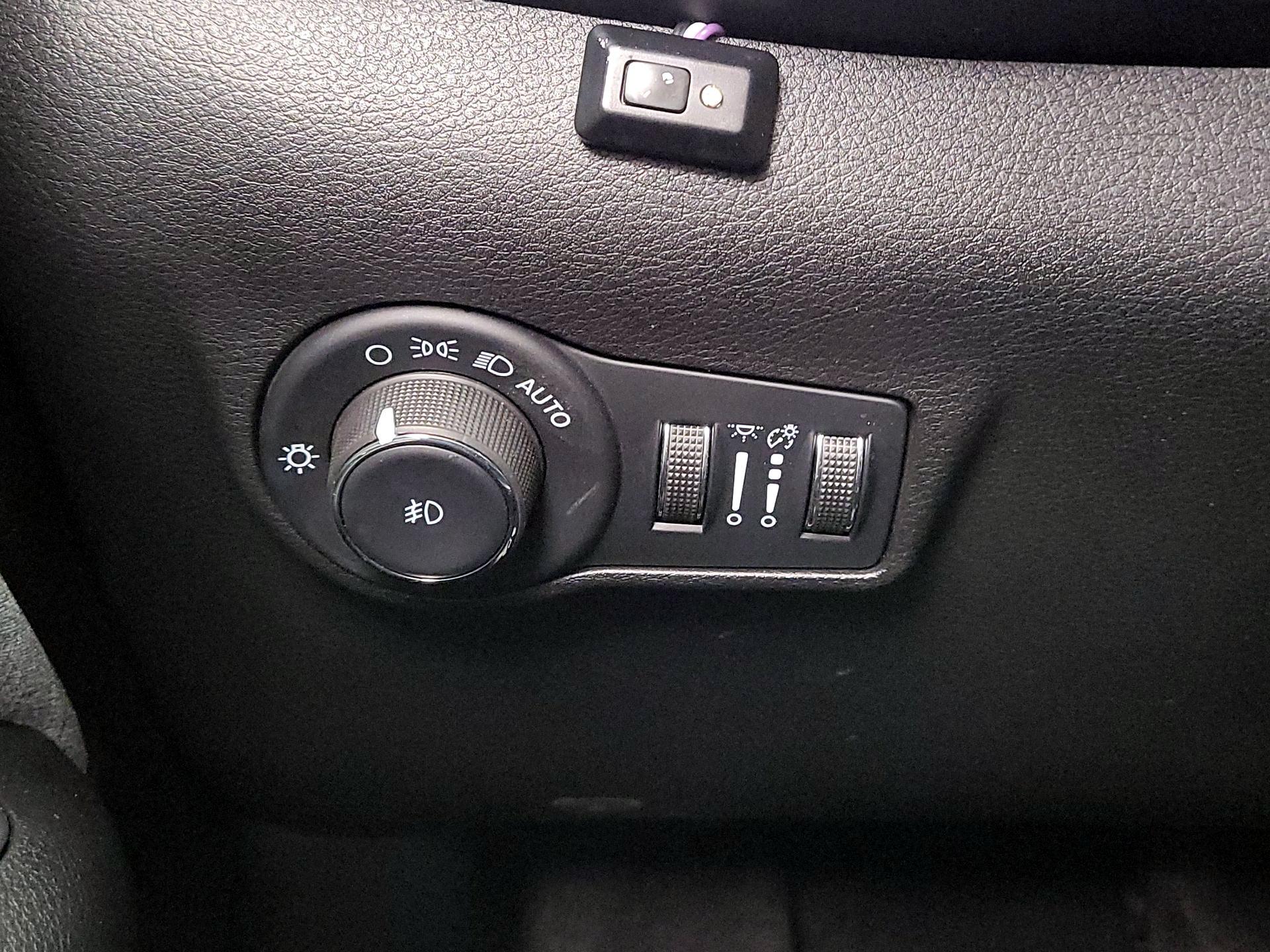 Thumbnail: 2022 Jeep Compass - 13