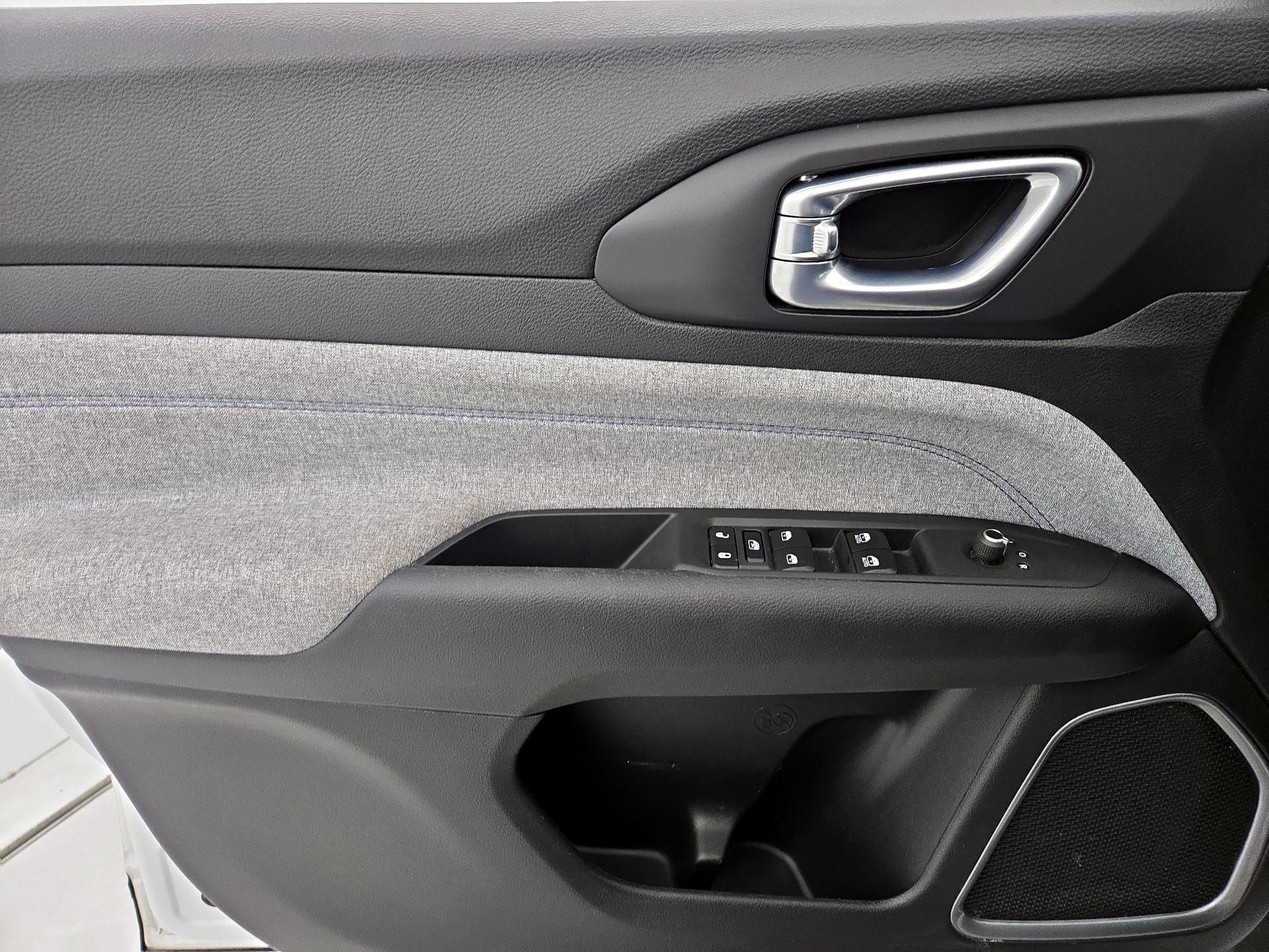 Thumbnail: 2023 Jeep Compass - 12