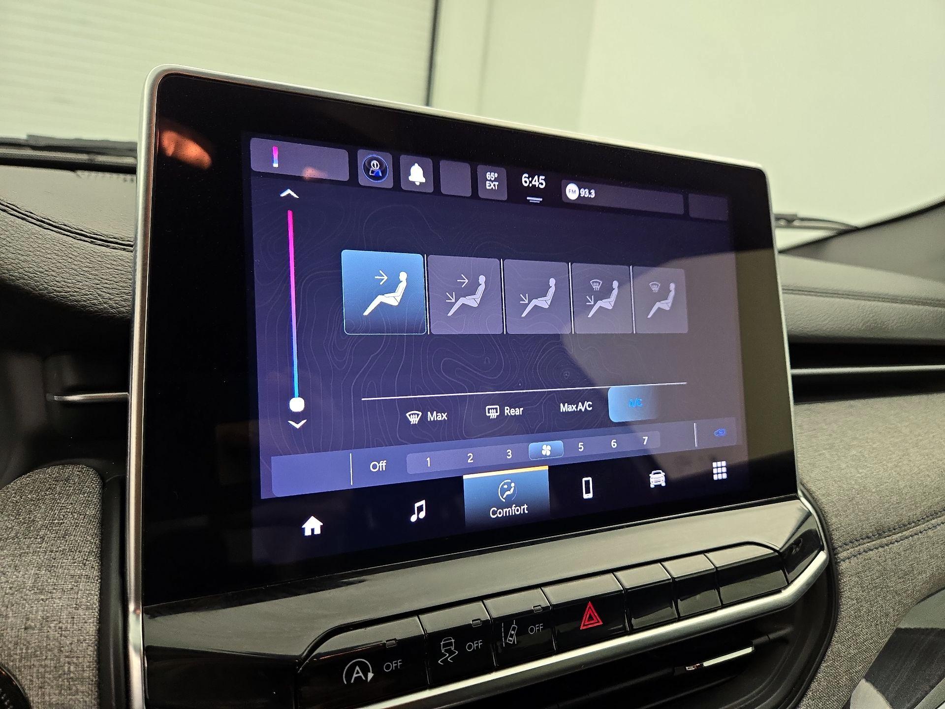 Thumbnail: 2023 Jeep Compass - 16