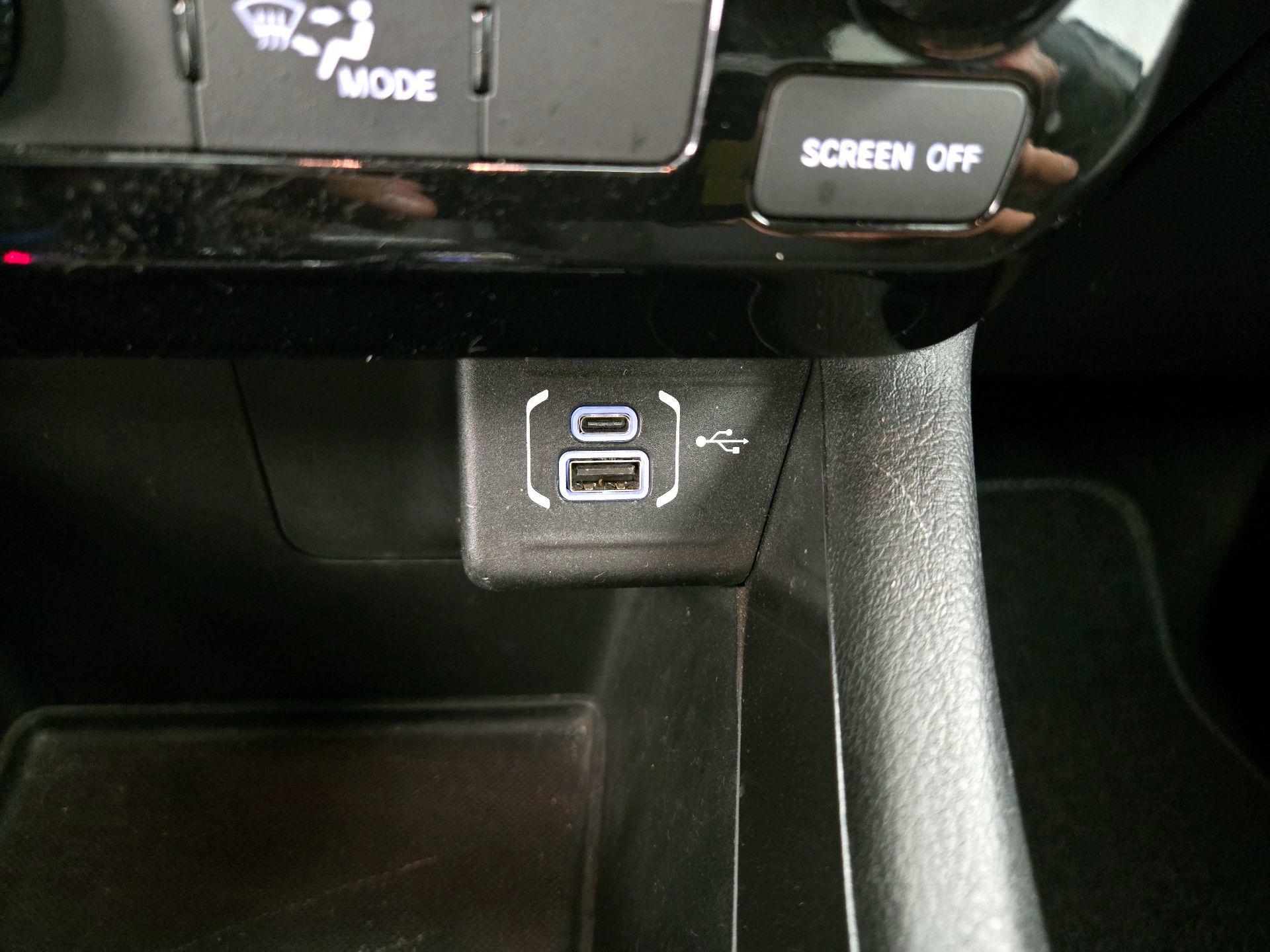 Thumbnail: 2023 Jeep Compass - 18