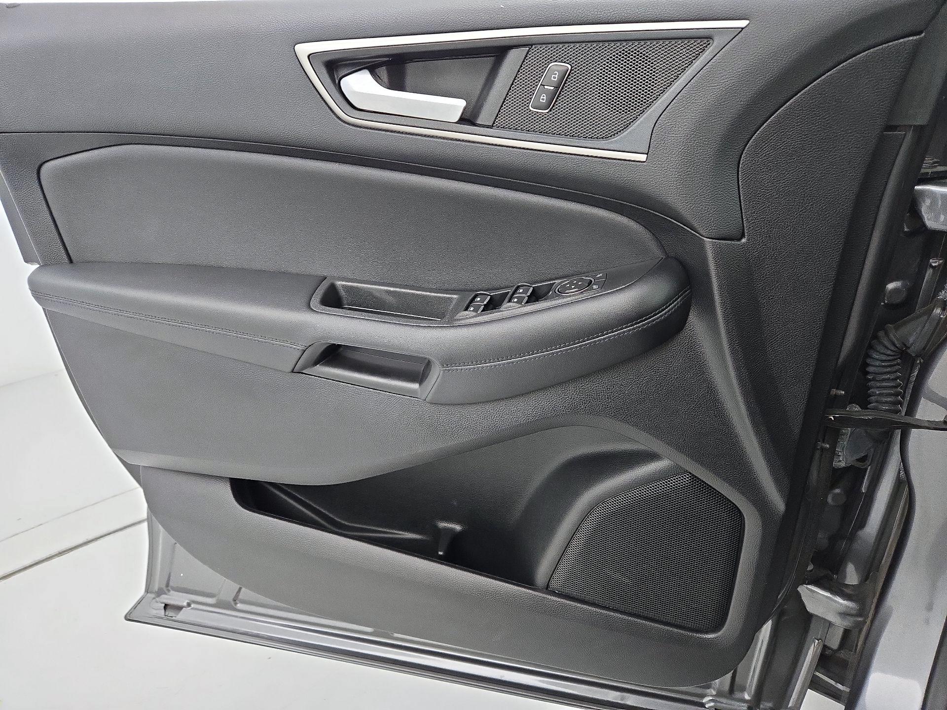 Thumbnail: 2022 Ford Edge - 12