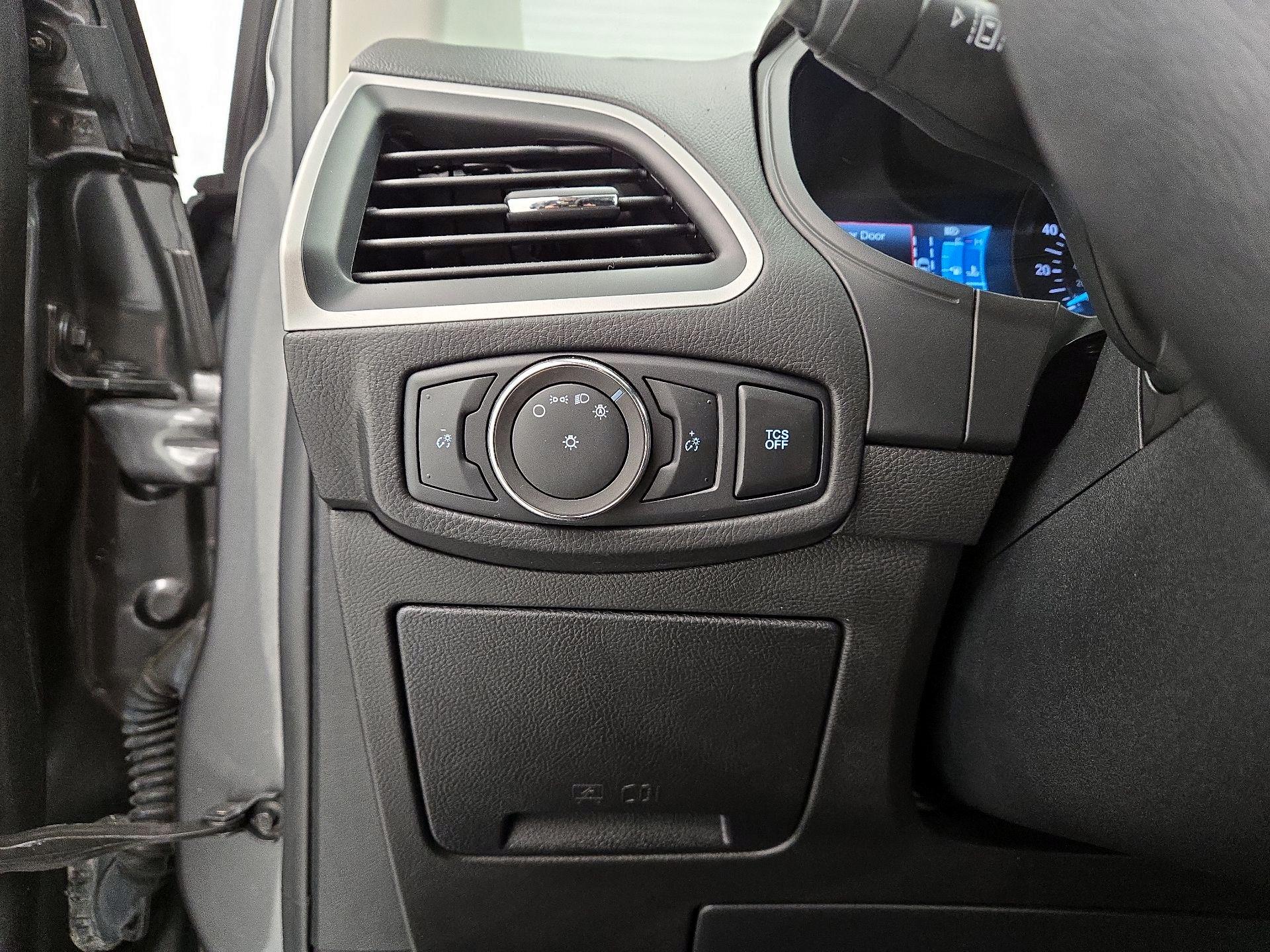 Thumbnail: 2022 Ford Edge - 13