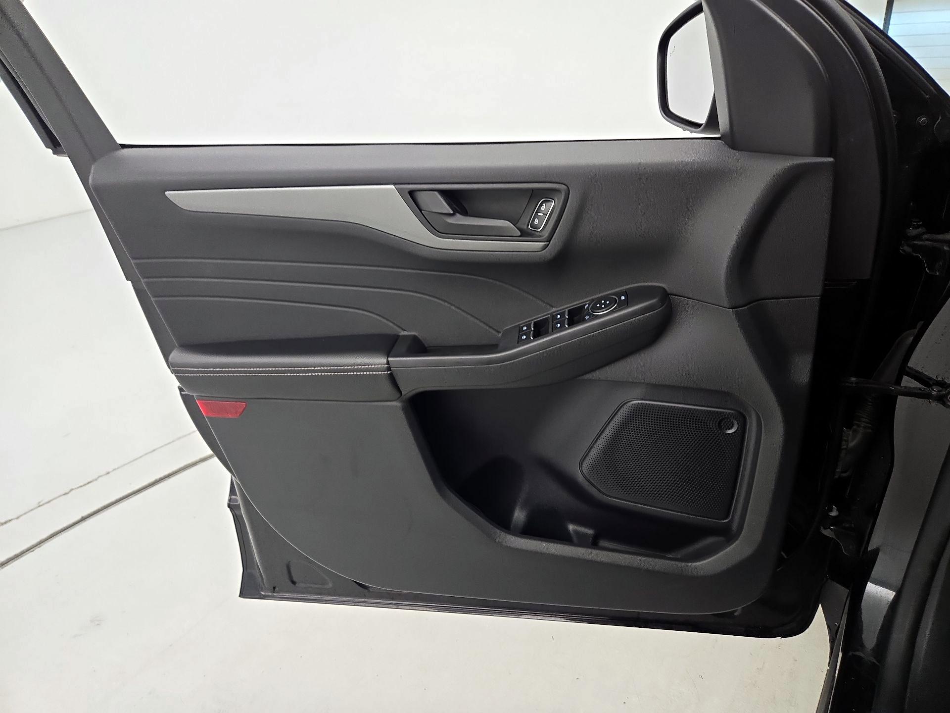 Thumbnail: 2023 Ford Escape - 12