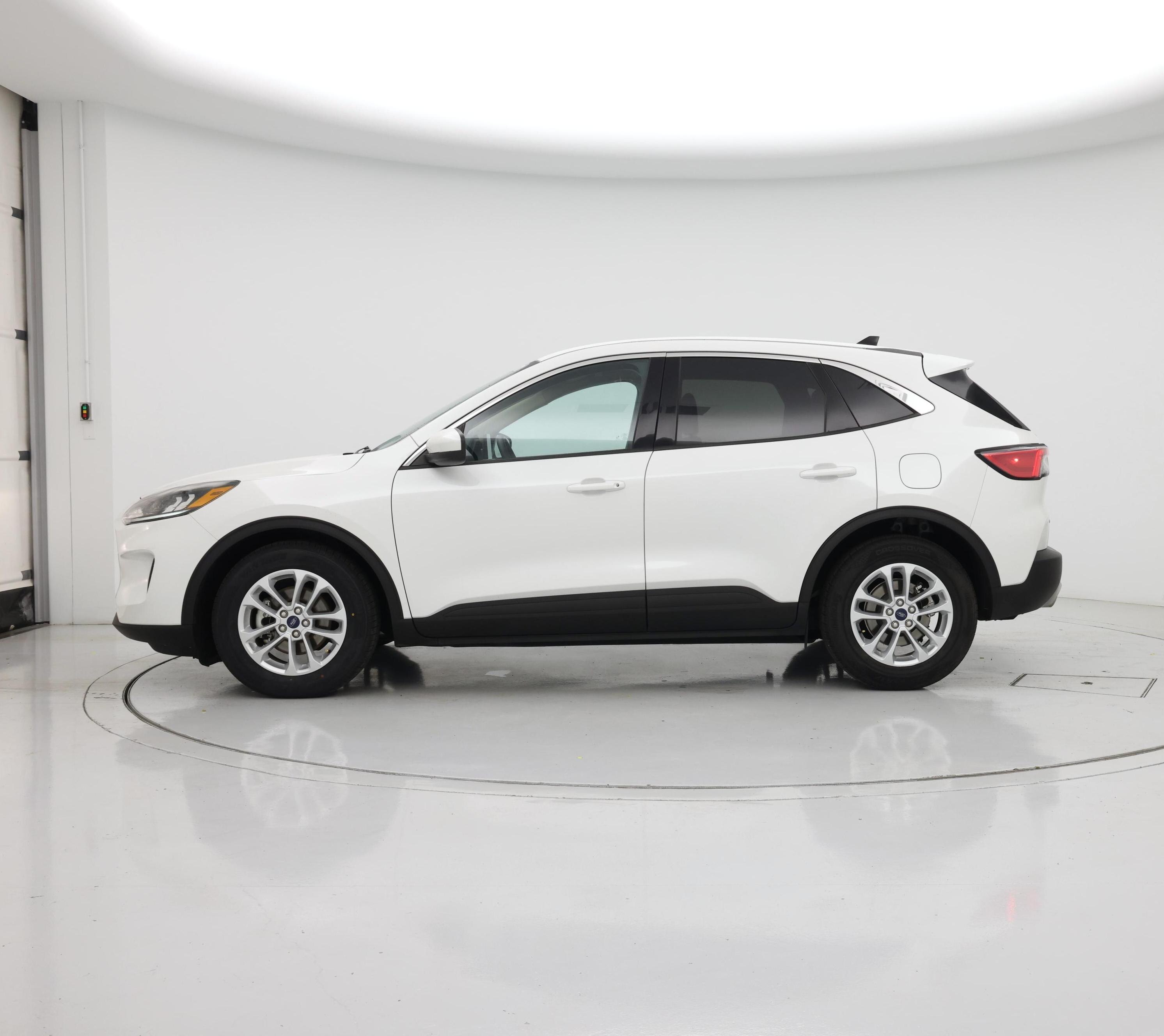 Thumbnail: 2020 Ford Escape - 3