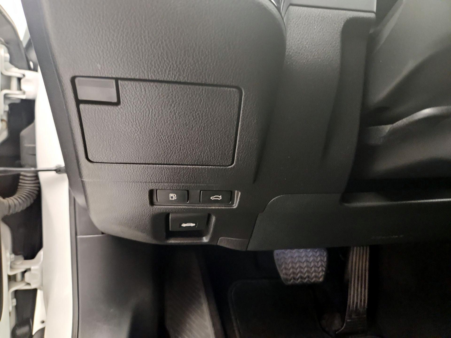 Thumbnail: 2023 Lexus ES - 13