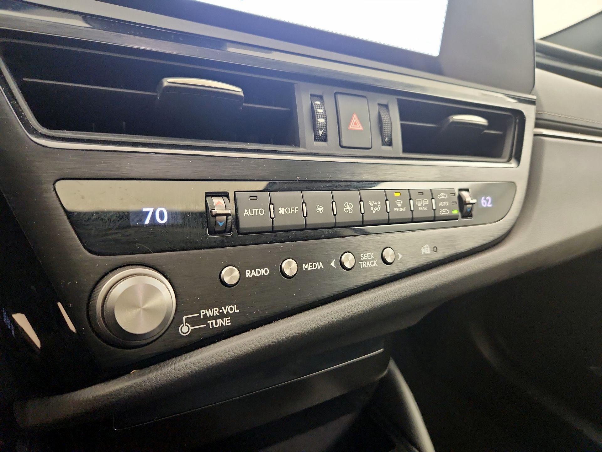 Thumbnail: 2023 Lexus ES - 16