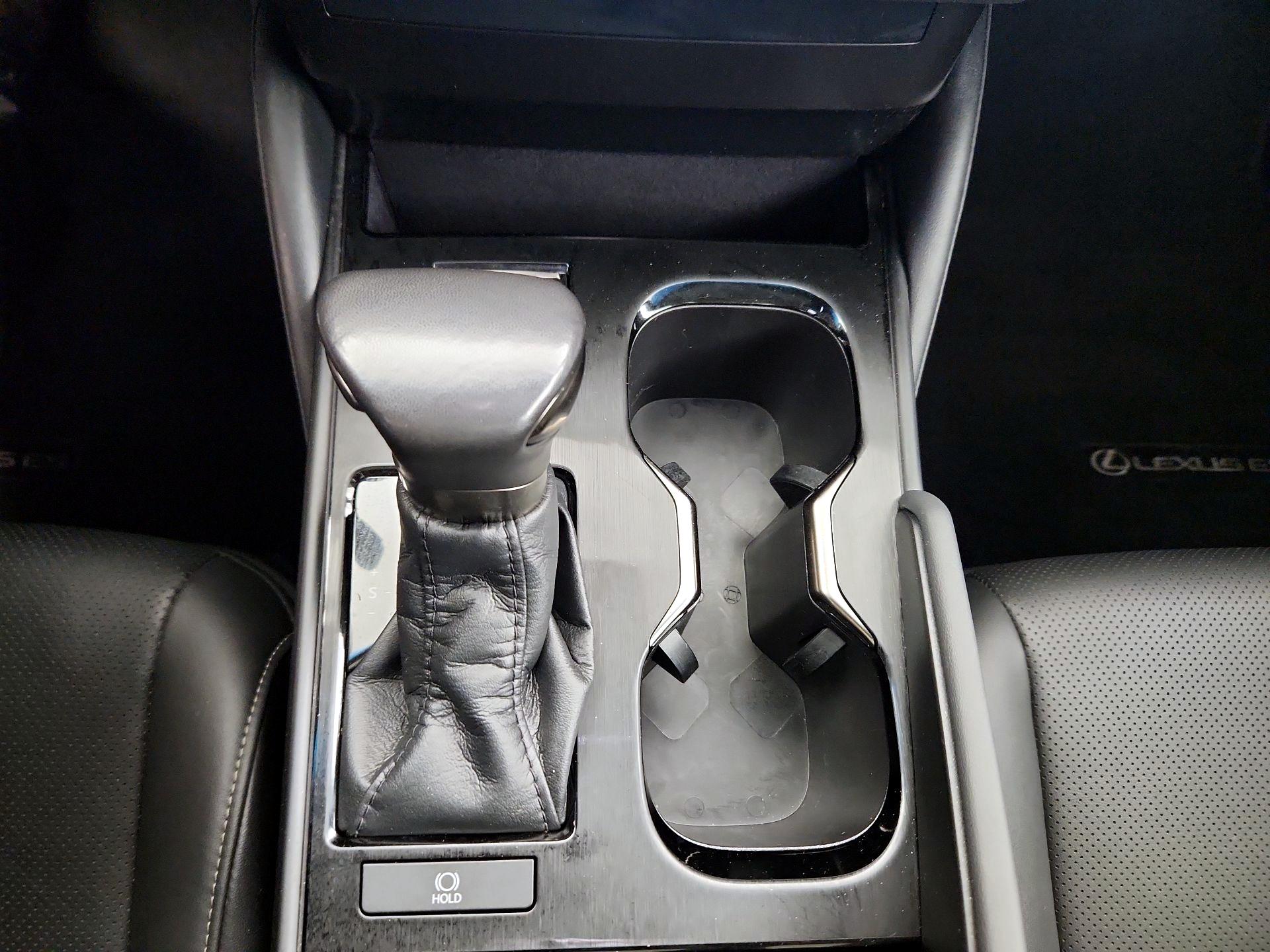 Thumbnail: 2023 Lexus ES - 17