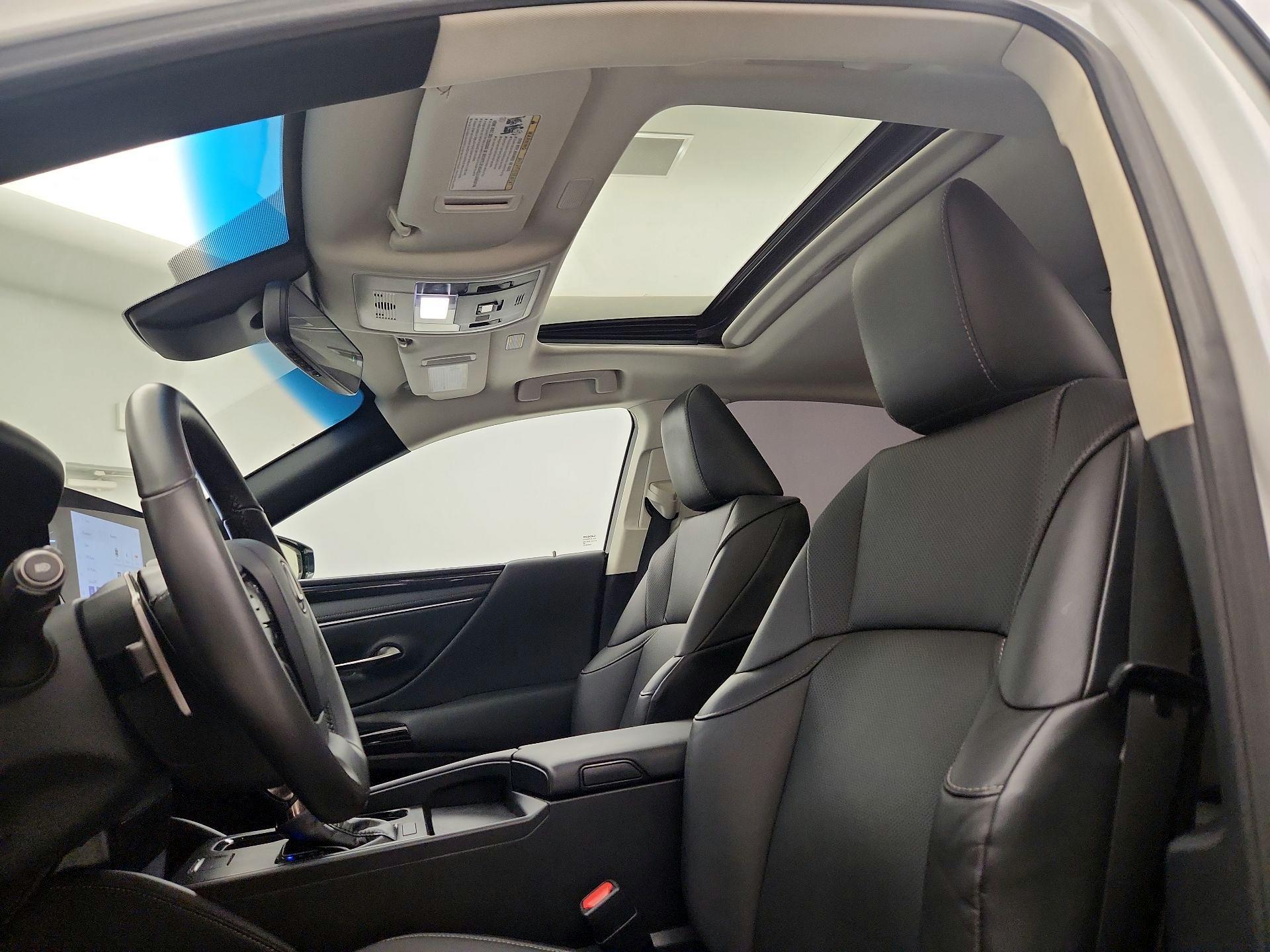 Thumbnail: 2023 Lexus ES - 18