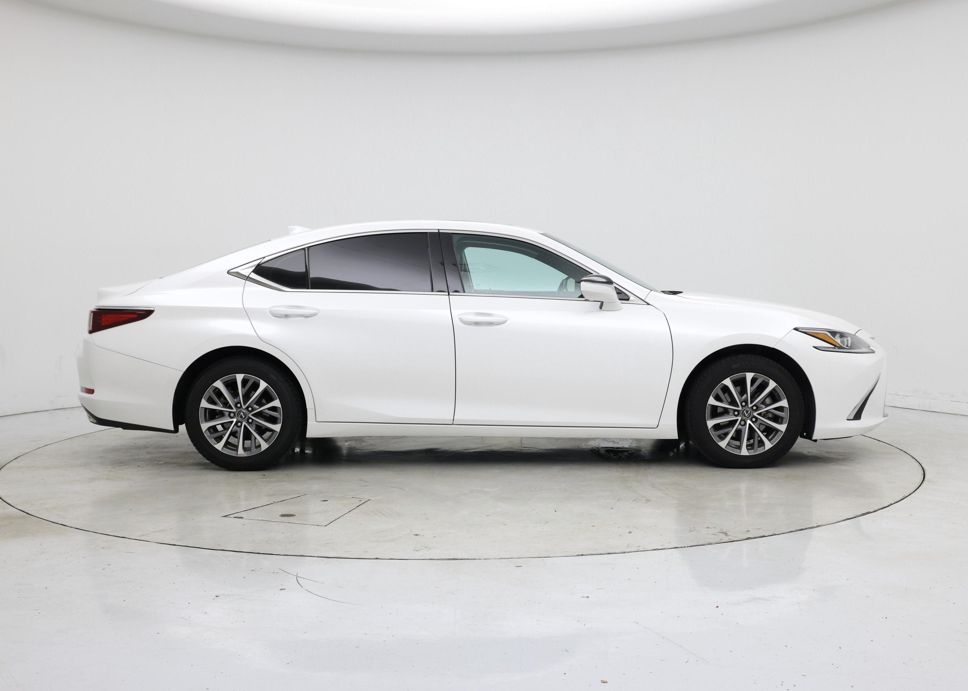 Thumbnail: 2023 Lexus ES - 7