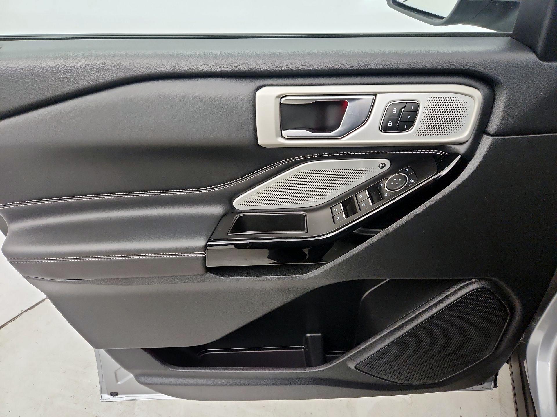 Thumbnail: 2022 Ford Explorer - 12