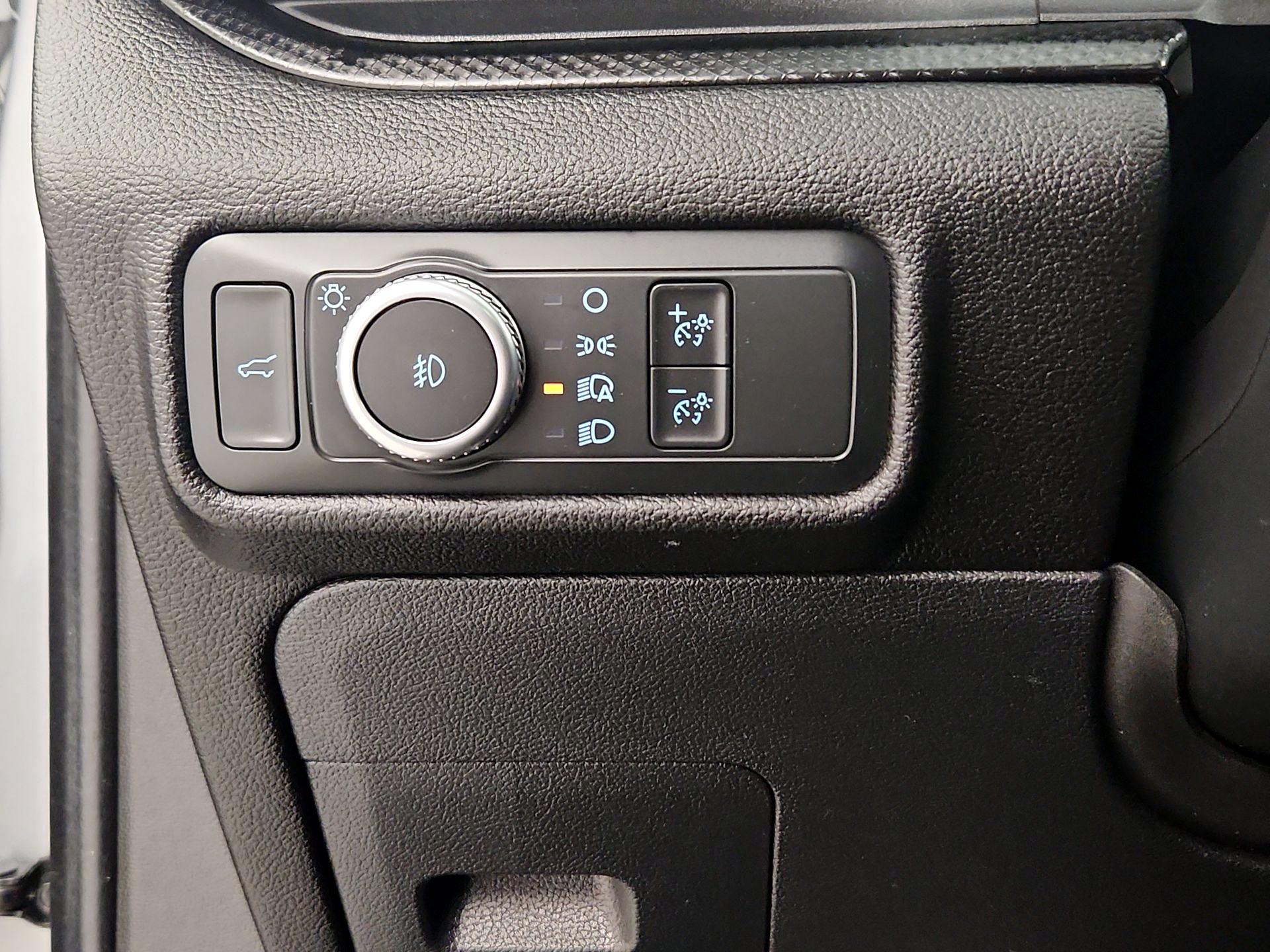 Thumbnail: 2022 Ford Explorer - 13