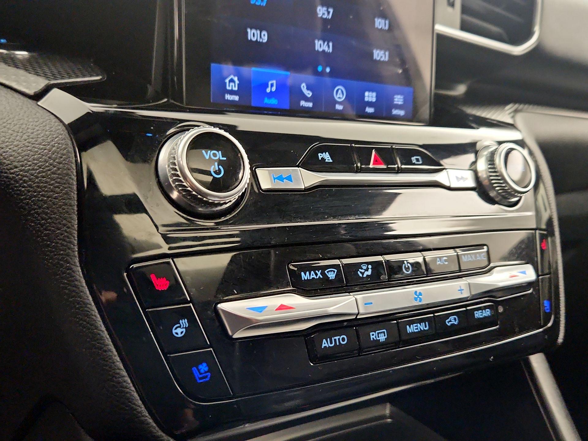 Thumbnail: 2022 Ford Explorer - 17