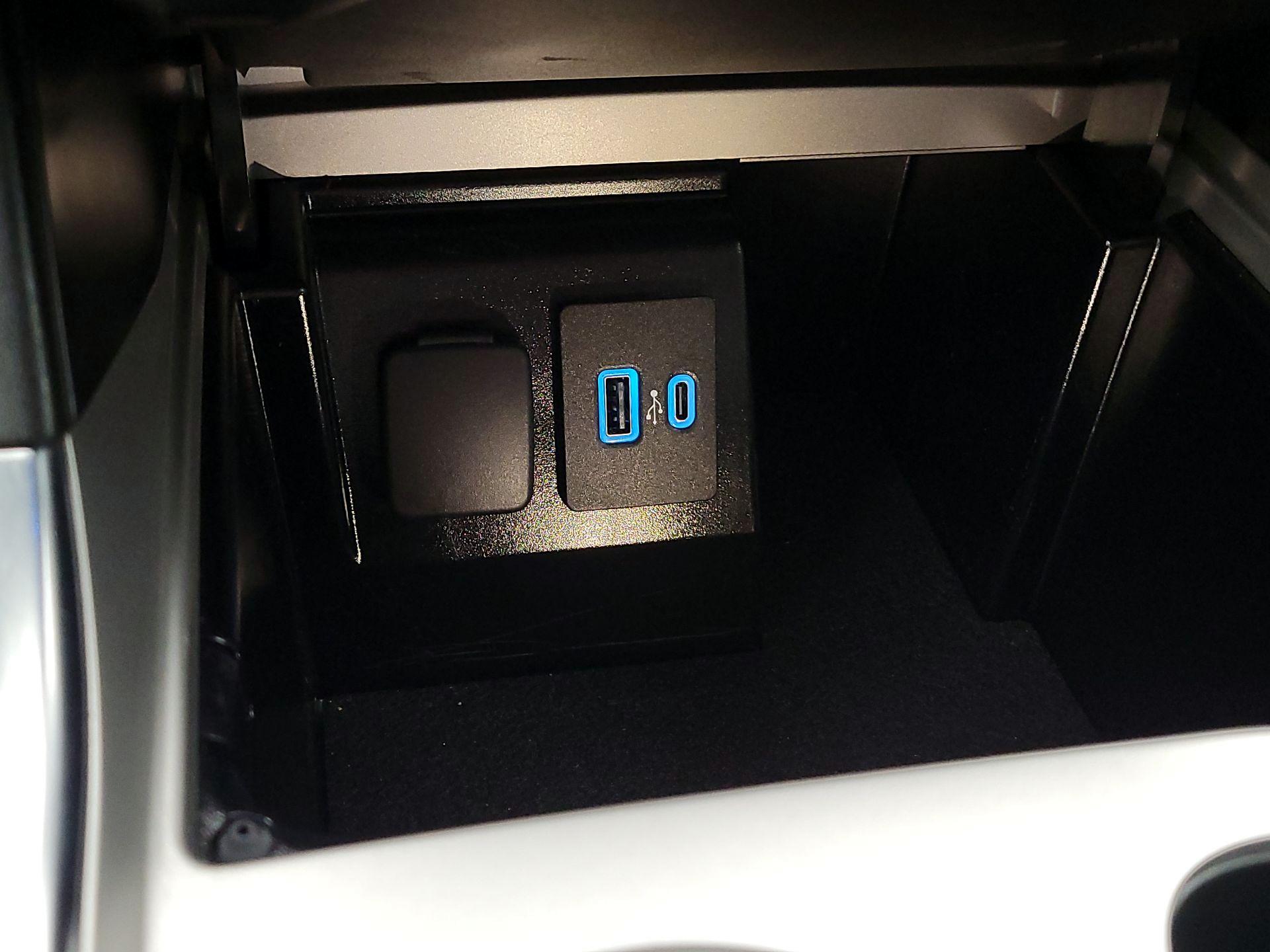 Thumbnail: 2023 Ford Explorer - 18