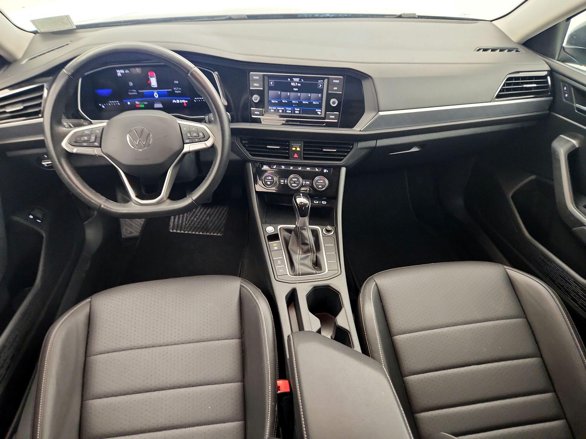 Thumbnail: 2024 Volkswagen Jetta - 9