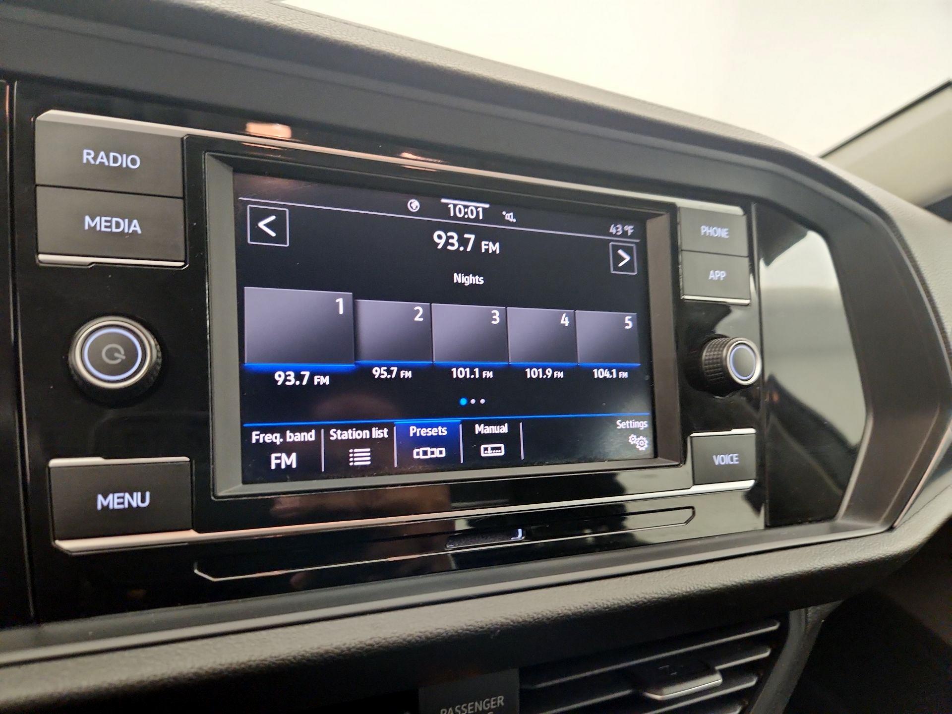 Thumbnail: 2024 Volkswagen Jetta - 15