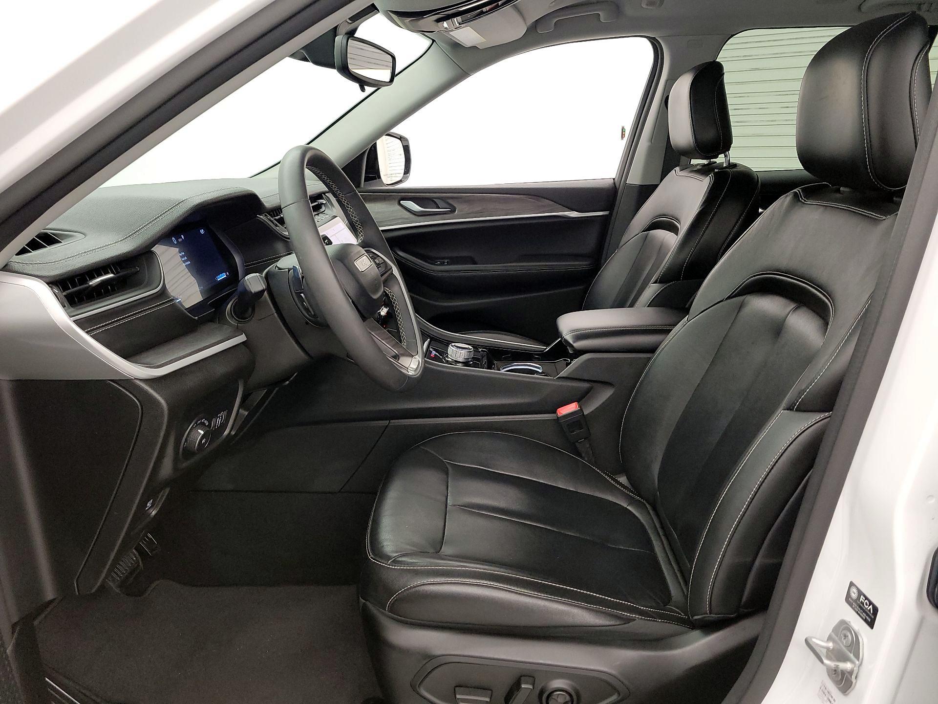 Thumbnail: 2023 Jeep Grand Cherokee - 11