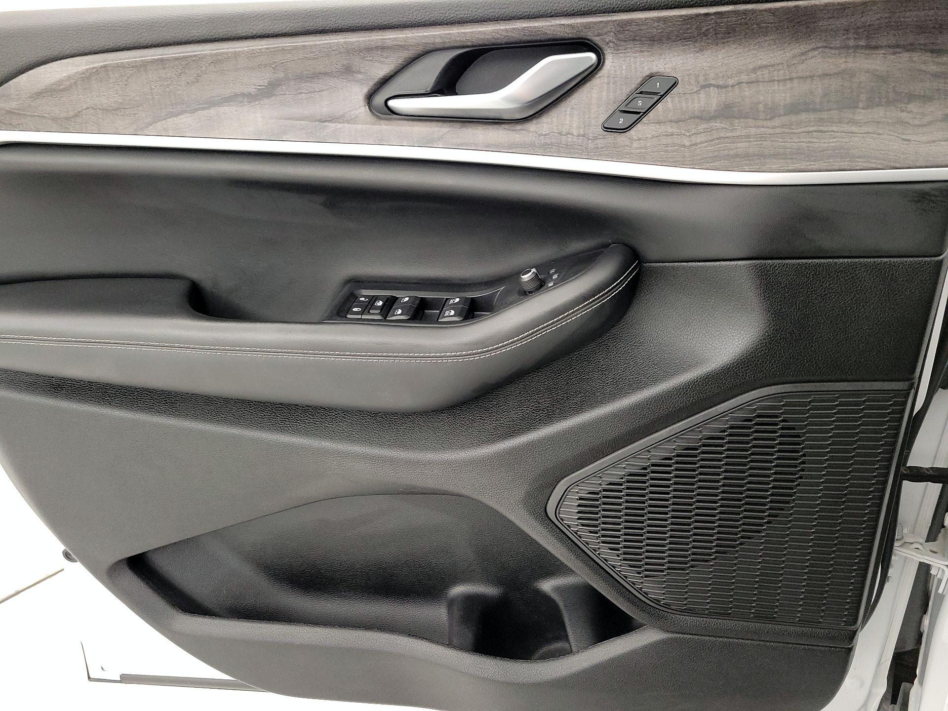 Thumbnail: 2023 Jeep Grand Cherokee - 12