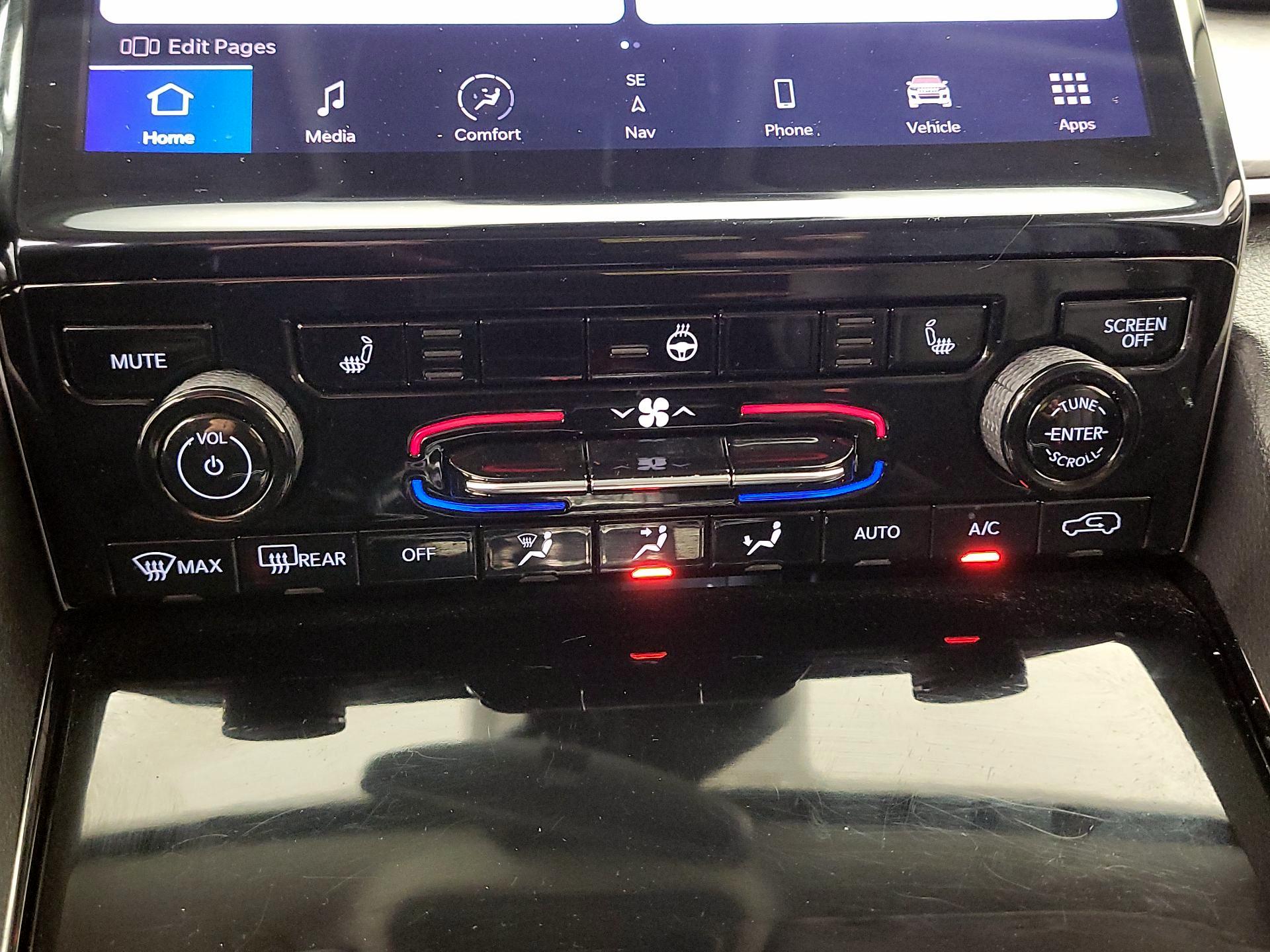 Thumbnail: 2023 Jeep Grand Cherokee - 17