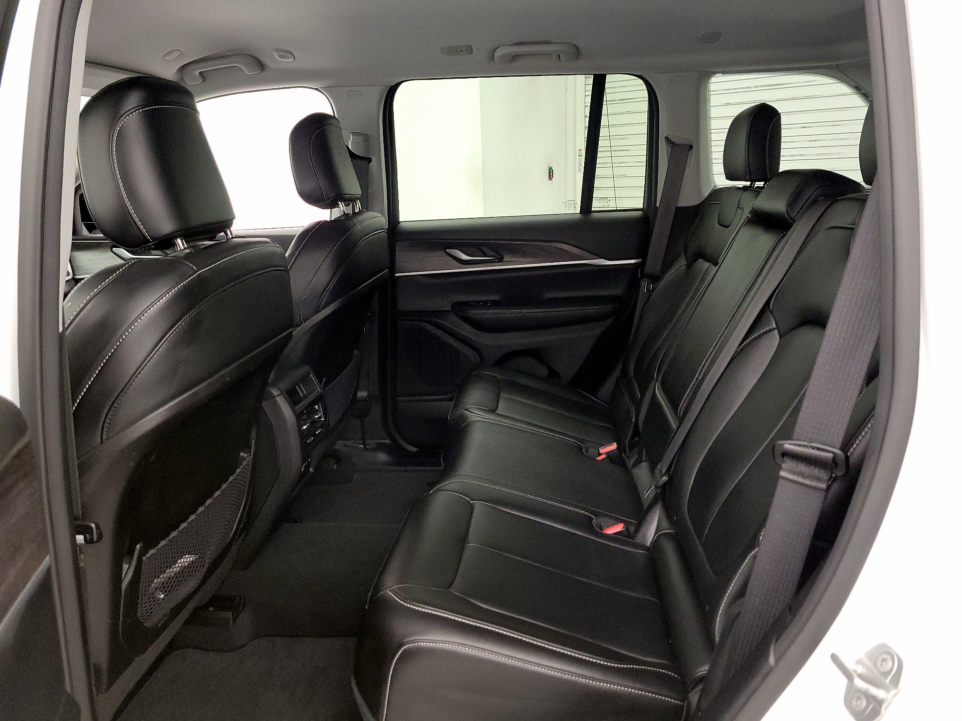 Thumbnail: 2023 Jeep Grand Cherokee - 20